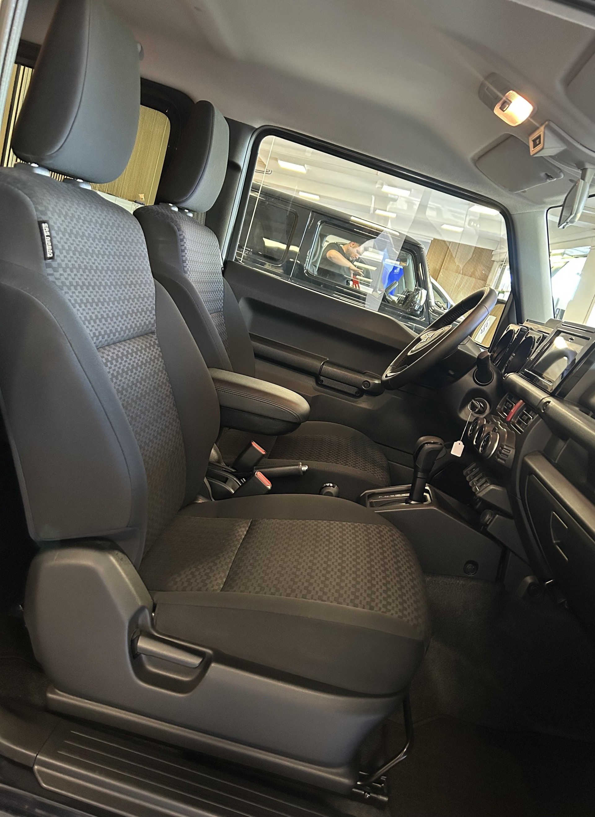 SUZUKI Jimny 1.5 Compact Top Automatique 4 Place/4Platz-image-13