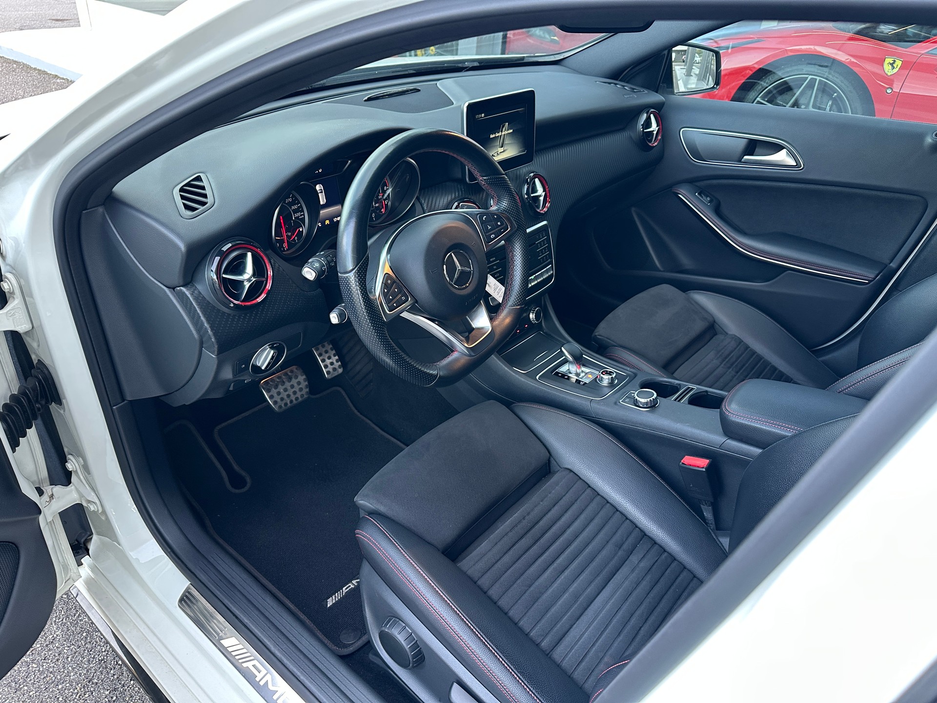 MERCEDES-BENZ A 45 AMG 4Matic Speedshift 7G-DCT-image-11