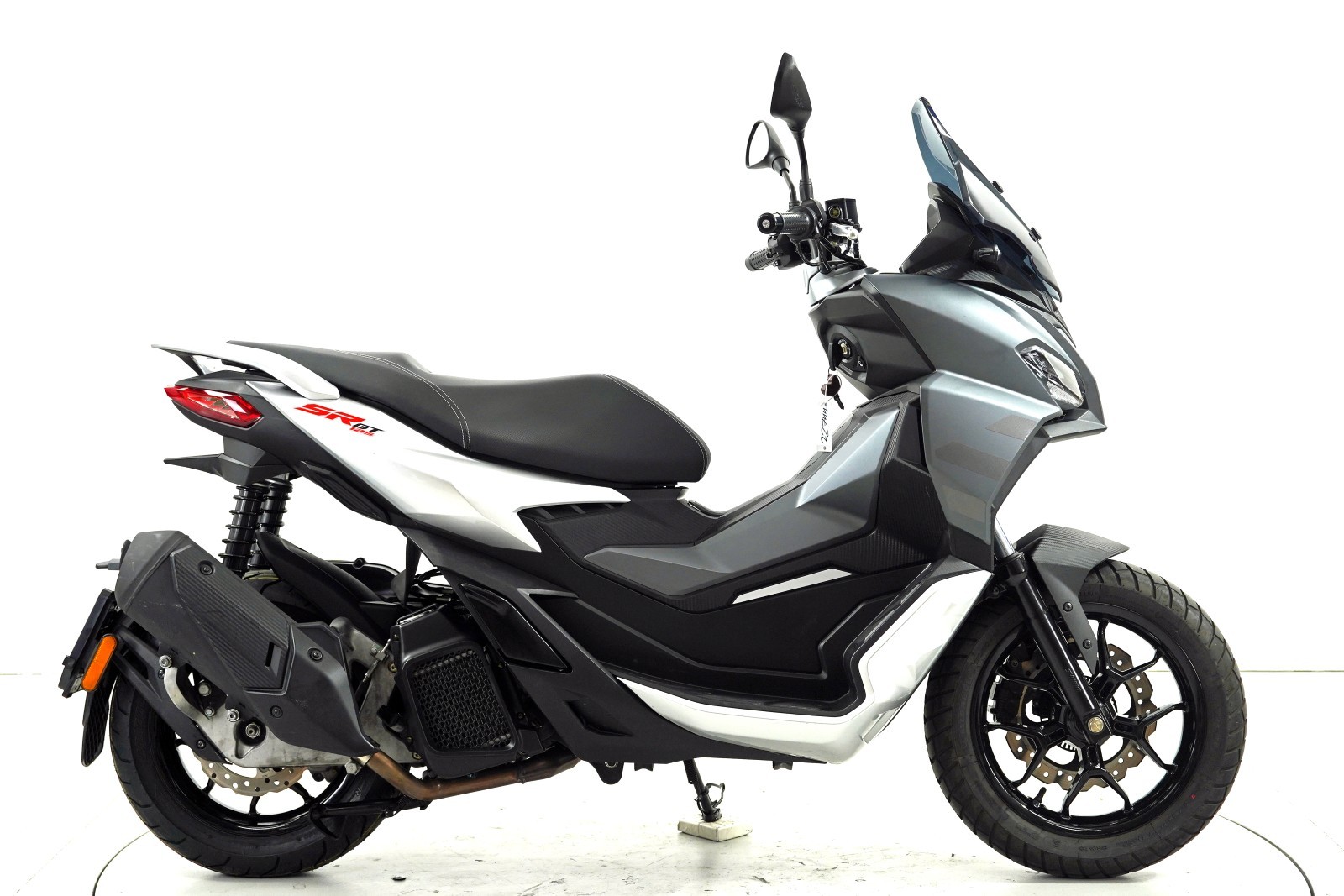 APRILIA SR 125 GT ABS-showroom-element-3