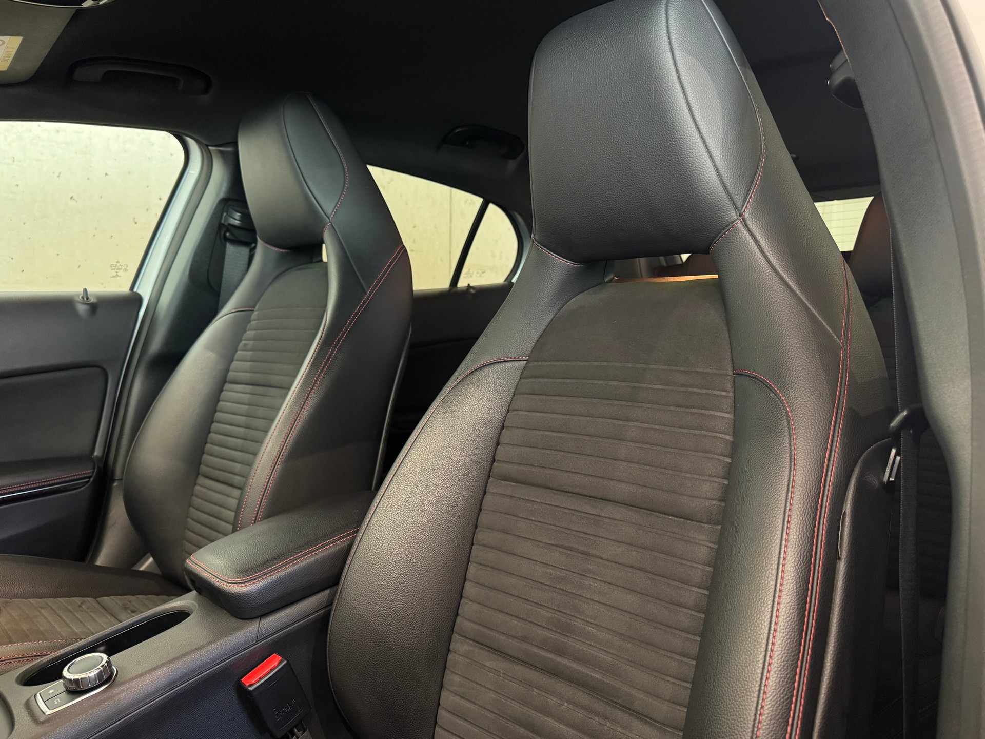 MERCEDES-BENZ GLA 250 AMG Line SWISS STAR 4Matic 7G-DCT ☆ CH-FZG ☆ AMG EXCLUSIVE ☆ KEYLESS GO-image-21