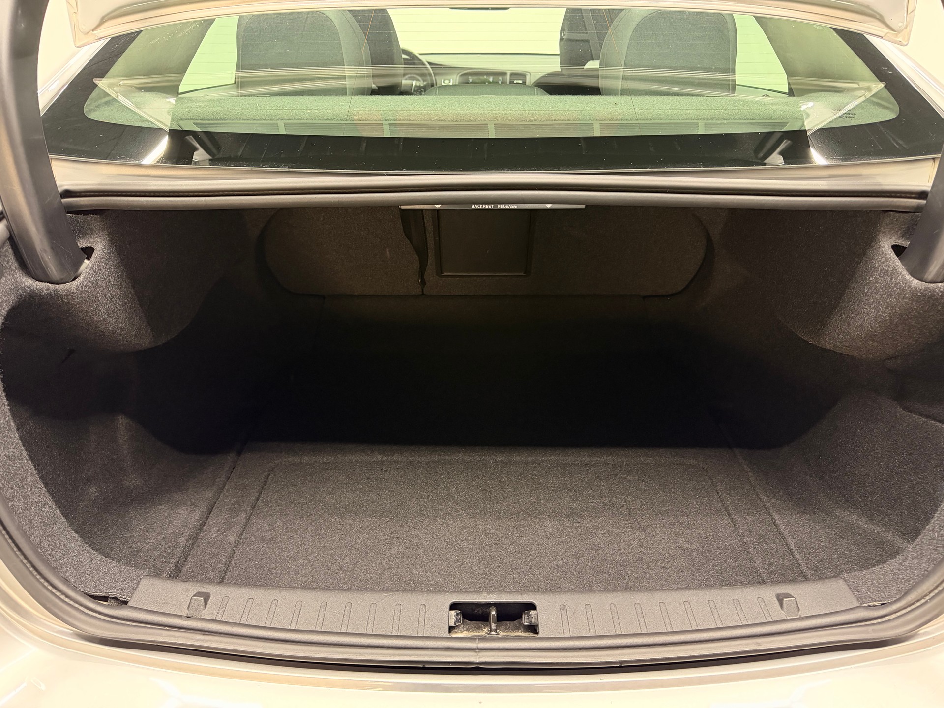 VOLVO S60 2.0T Summum Powershift-image-15