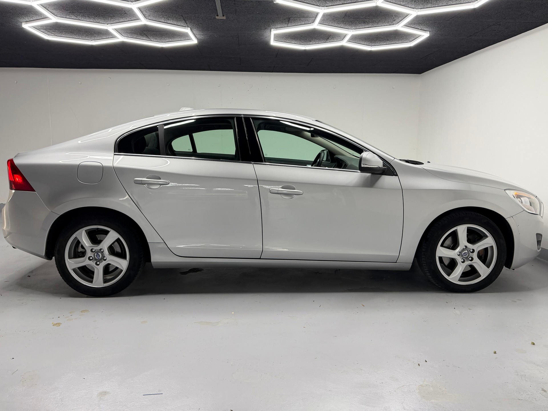 VOLVO S60 2.0T Summum Powershift-image-3