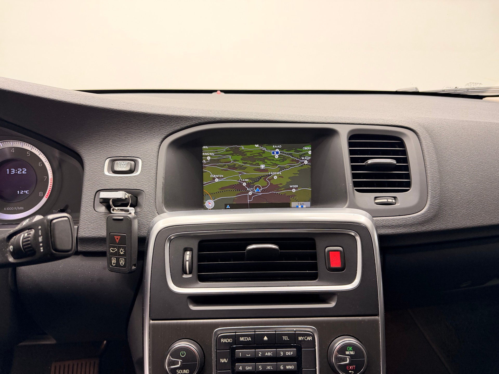 VOLVO S60 2.0T Summum Powershift-image-17