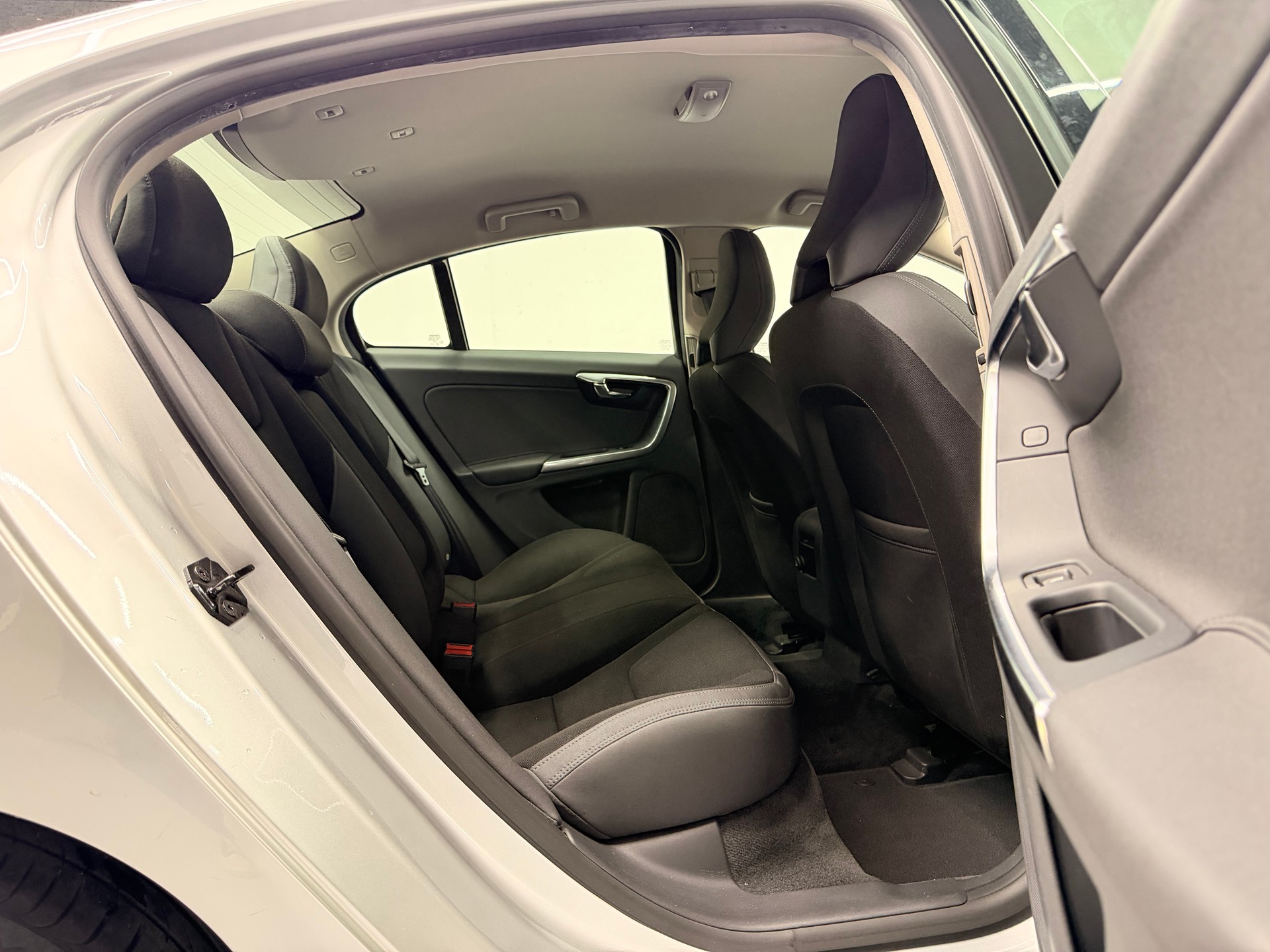 VOLVO S60 2.0T Summum Powershift-image-14