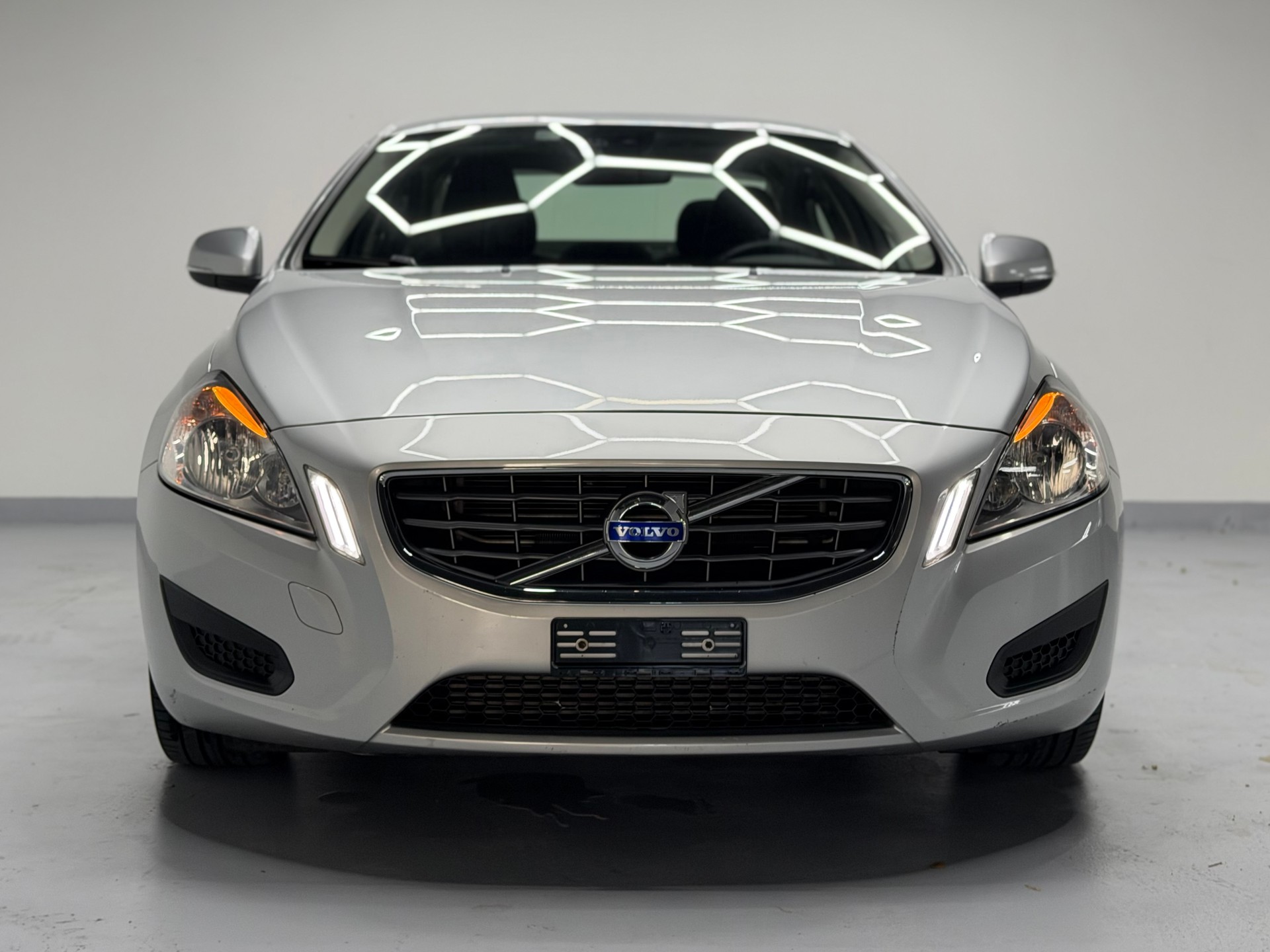 VOLVO S60 2.0T Summum Powershift-image-1
