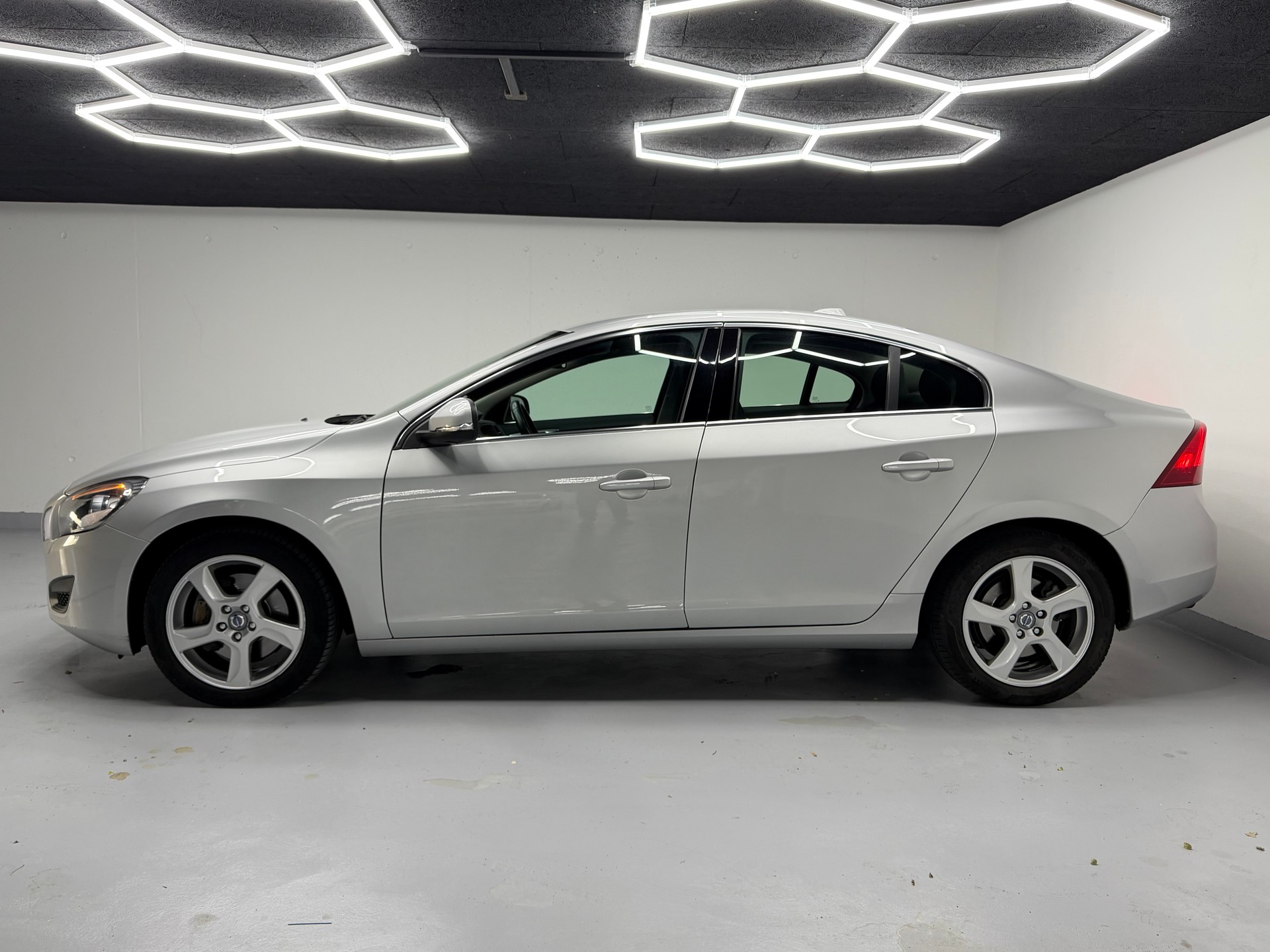 VOLVO S60 2.0T Summum Powershift-image-7
