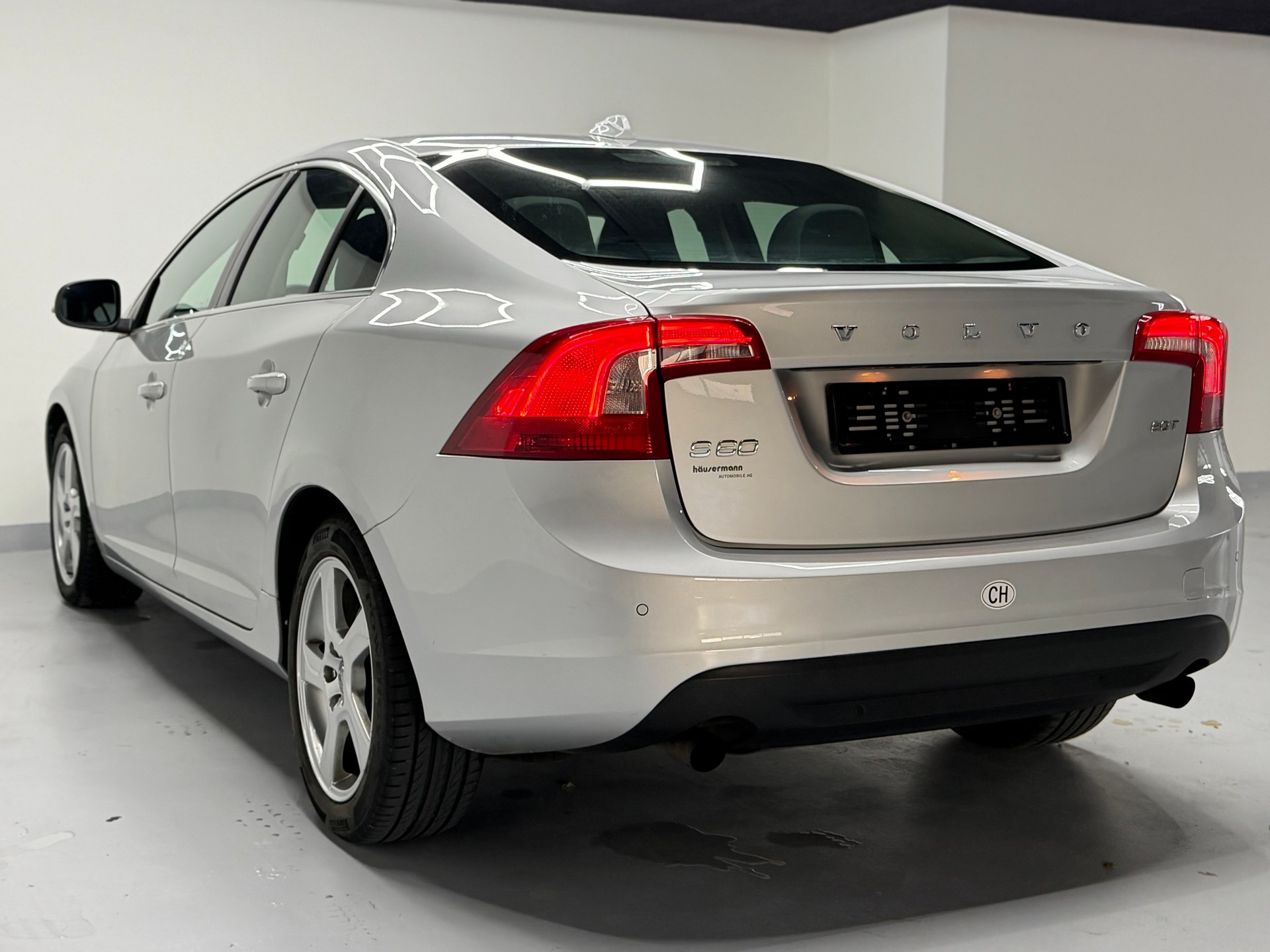 VOLVO S60 2.0T Summum Powershift-image-6