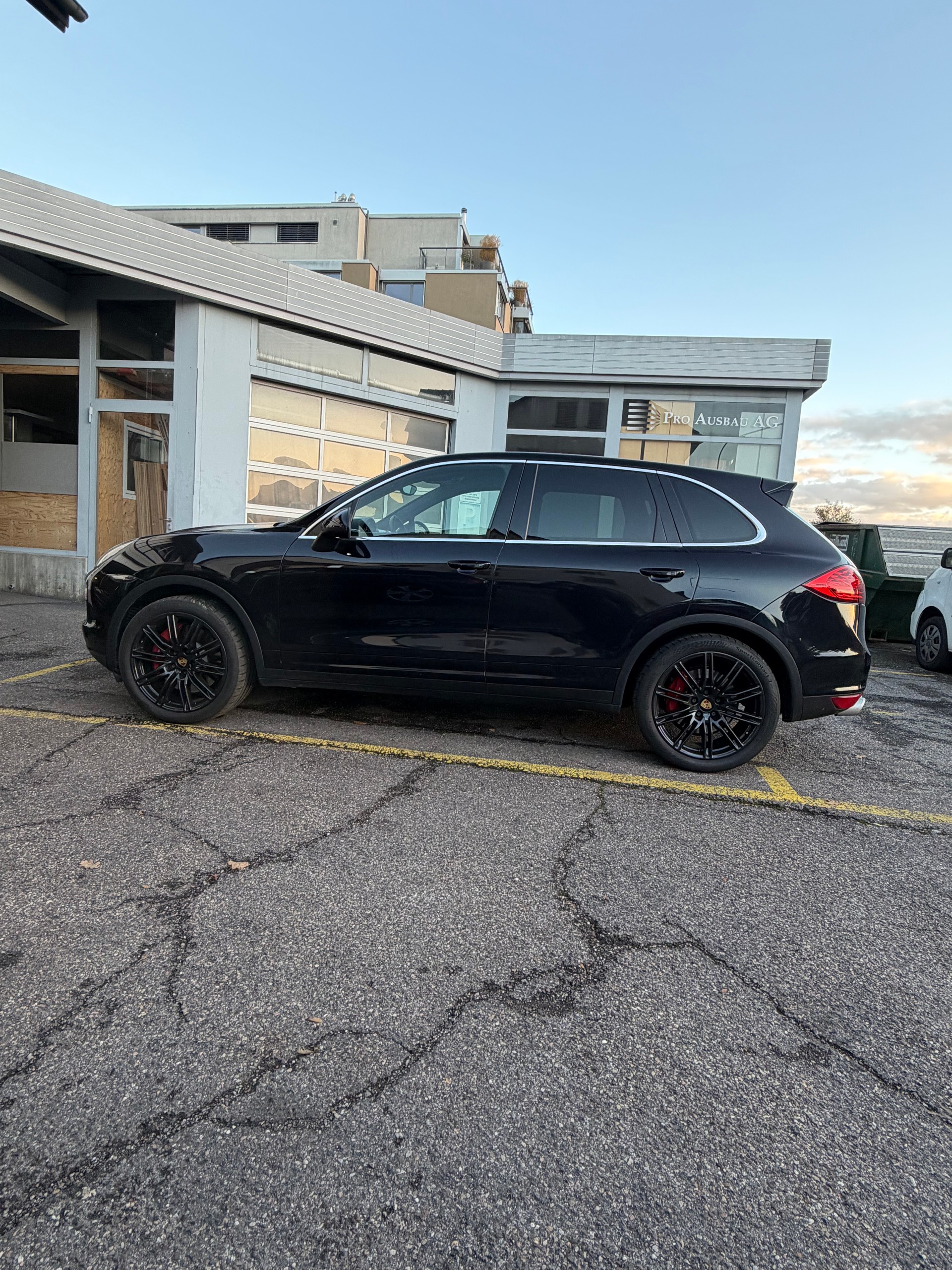 PORSCHE Cayenne Turbo-image-5