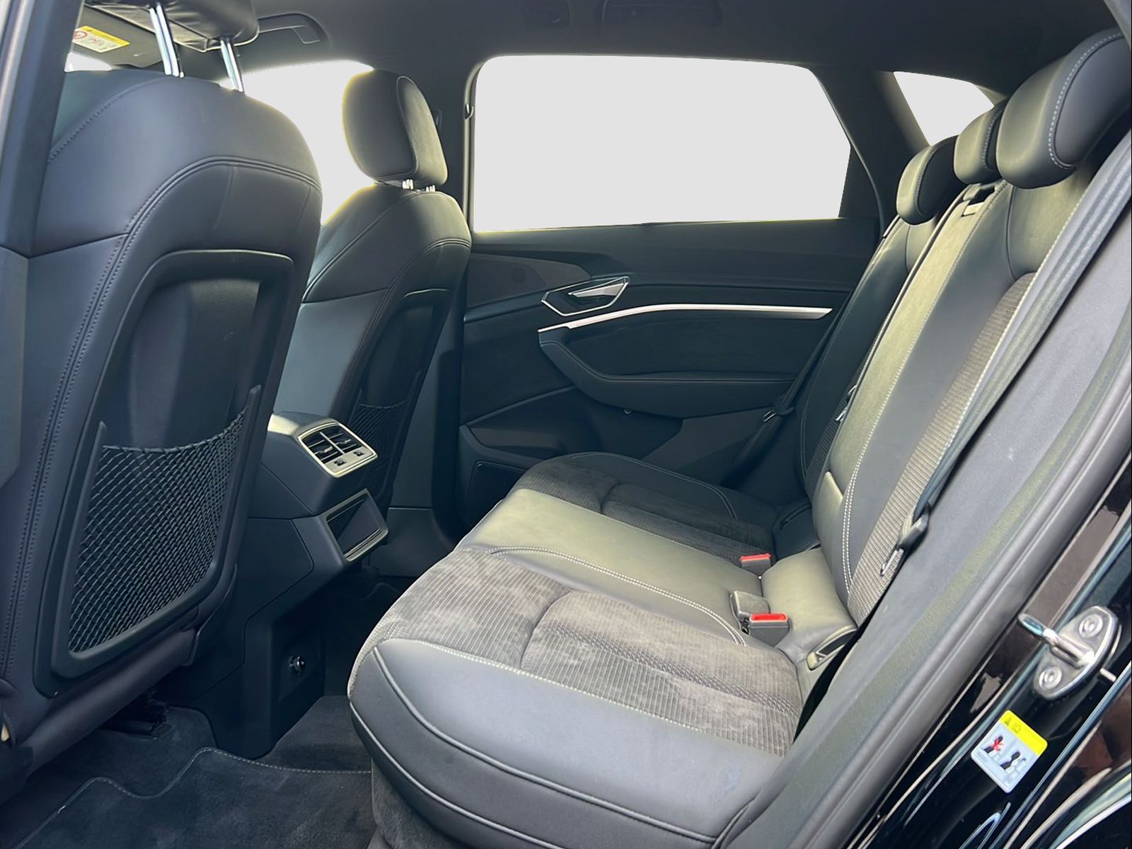 AUDI e-tron 55 S Line quattro-image-7
