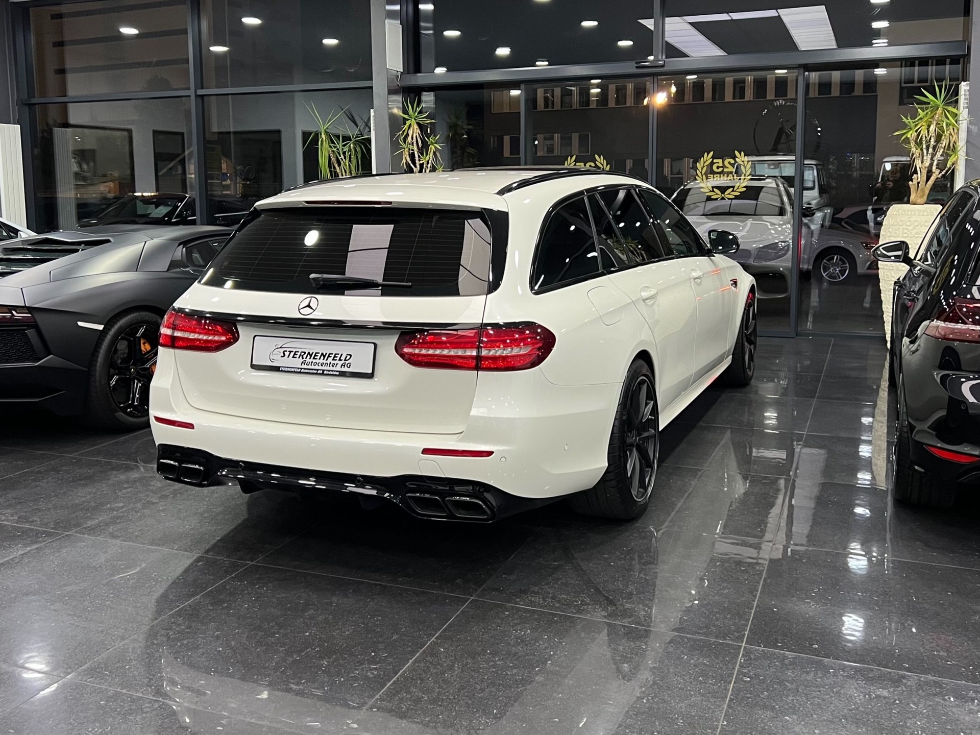 MERCEDES-BENZ E 63 AMG 4 Matic 9G-Tronic-image-5