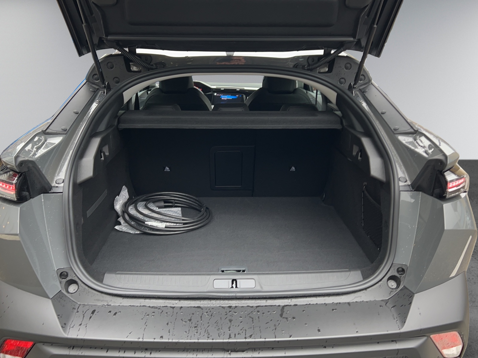 PEUGEOT 408 1.6 PHEV 180 Allure Pack-image-4