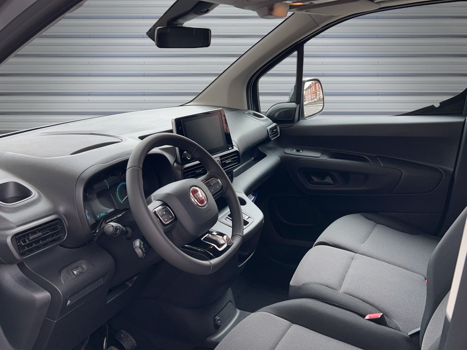 FIAT e-Doblo L1 50kWh Launch Edition-image-15