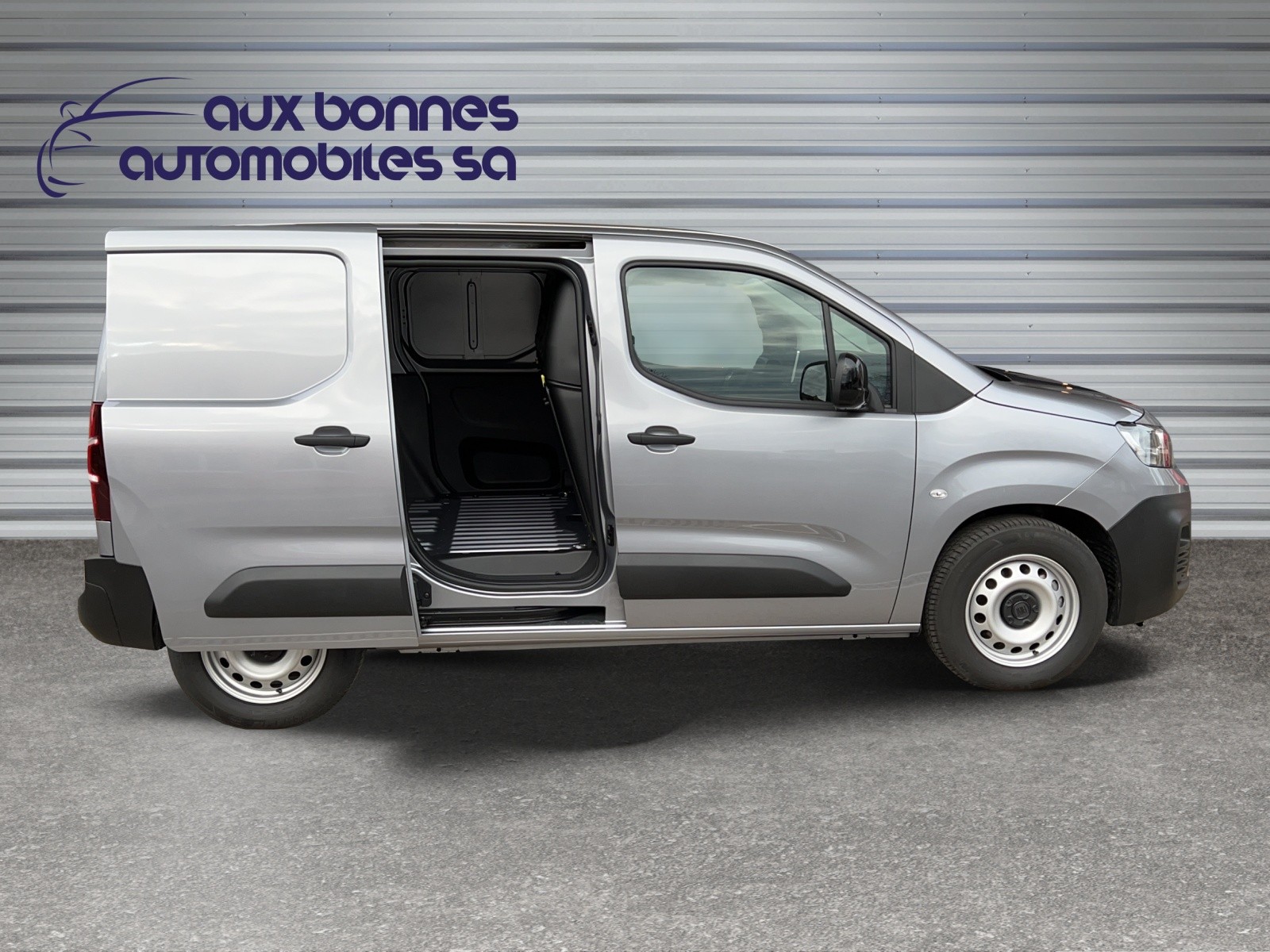 FIAT e-Doblo L1 50kWh Launch Edition-image-14