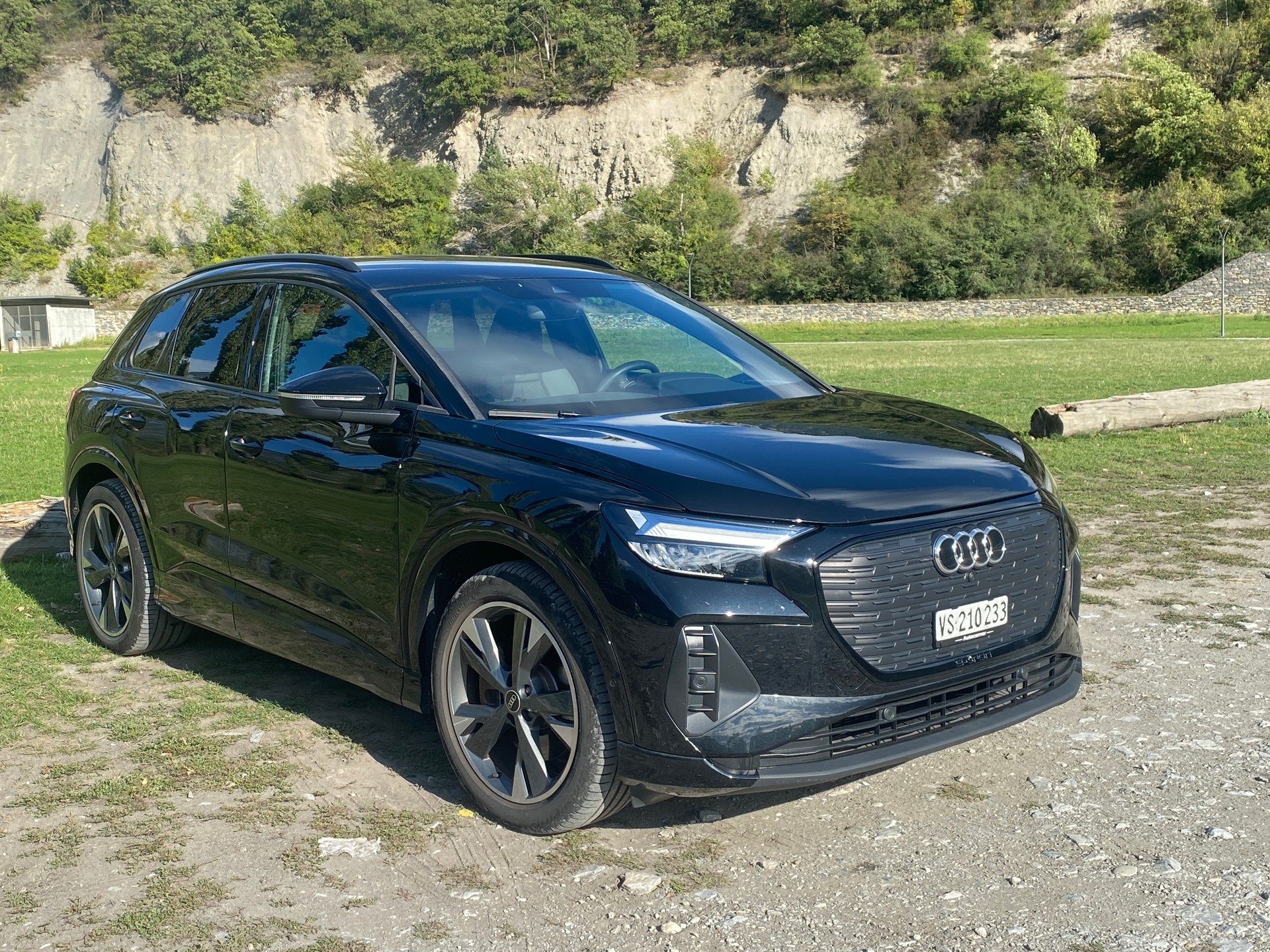 AUDI Q4 e-tron 45 quattro-image-2