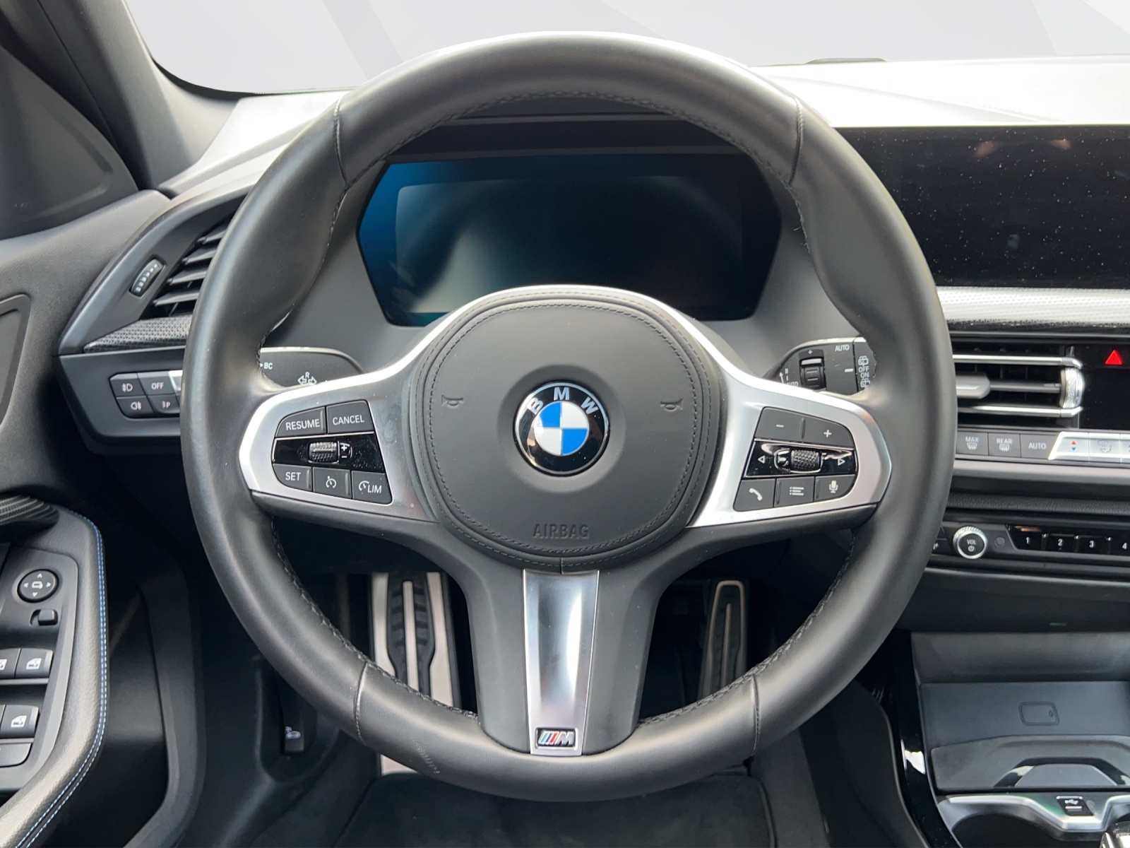 BMW 120d xDrive-image-10