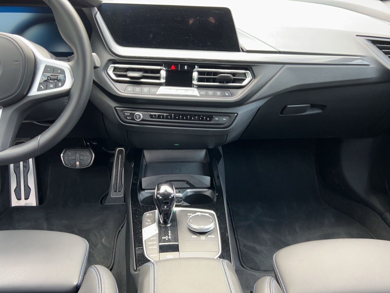 BMW 120d xDrive-image-11