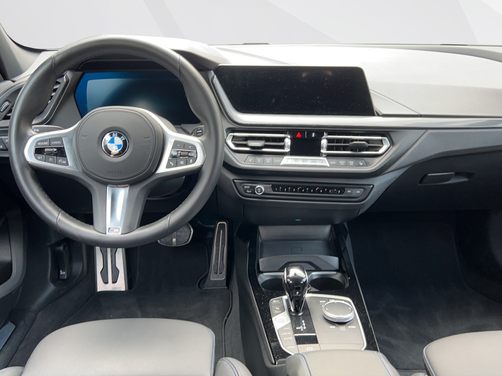 BMW 120d xDrive-image-9