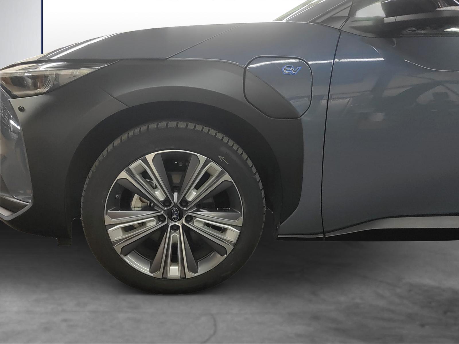 SUBARU Solterra eV Luxury AWD-image-3