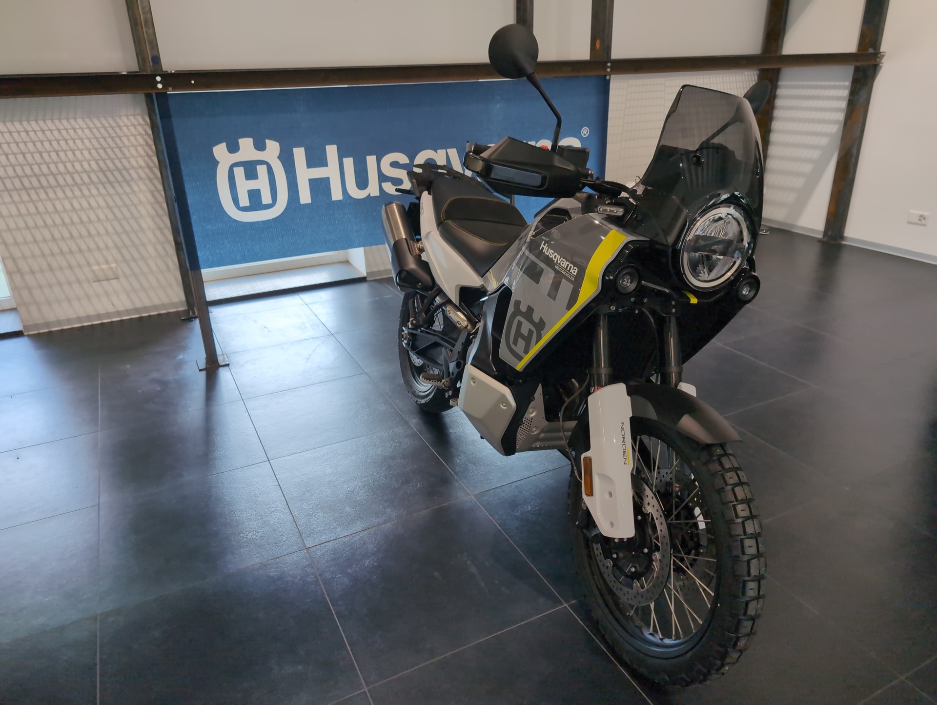 HUSQVARNA Norden 901-image-4