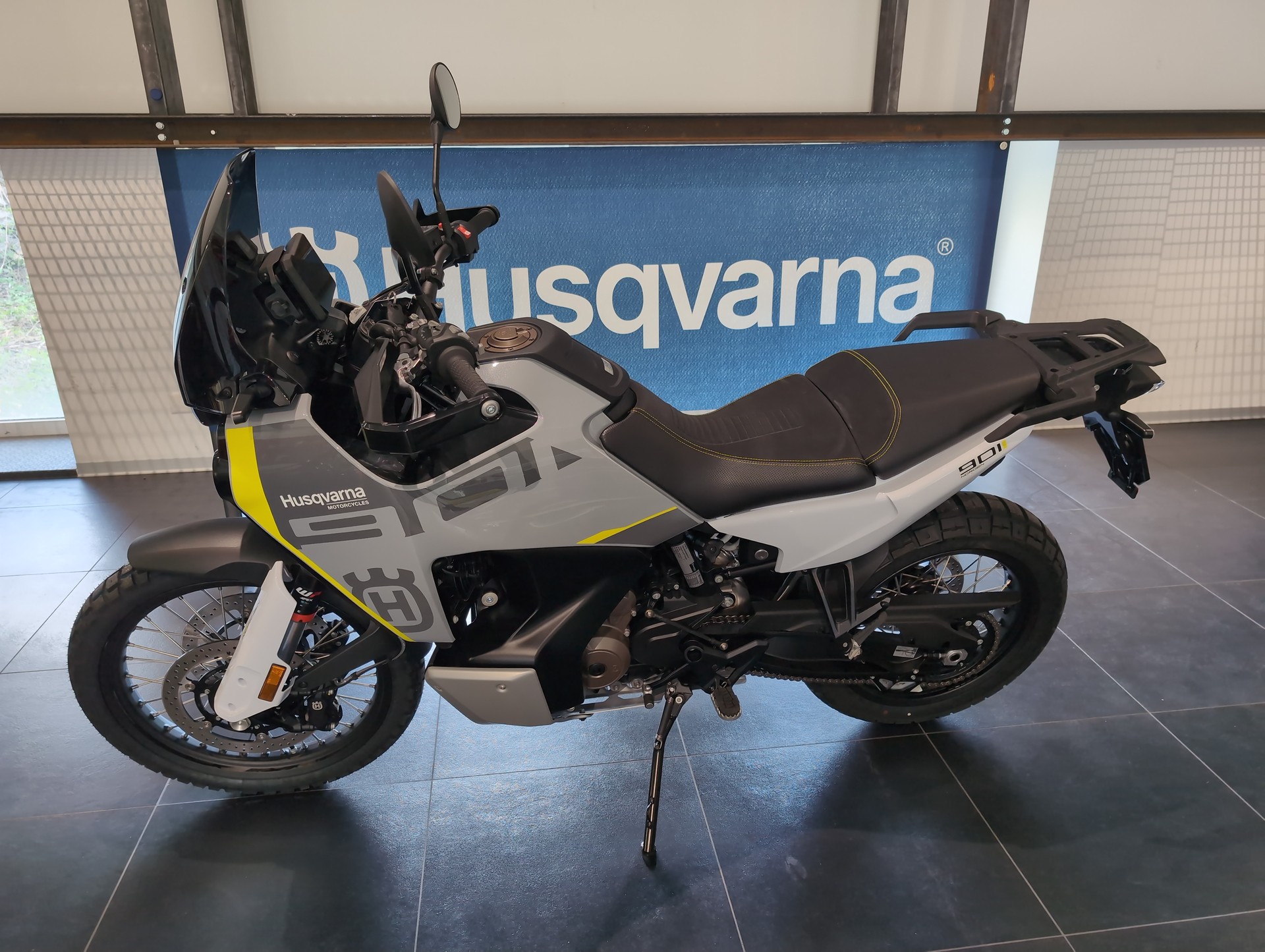 HUSQVARNA Norden 901-image-1