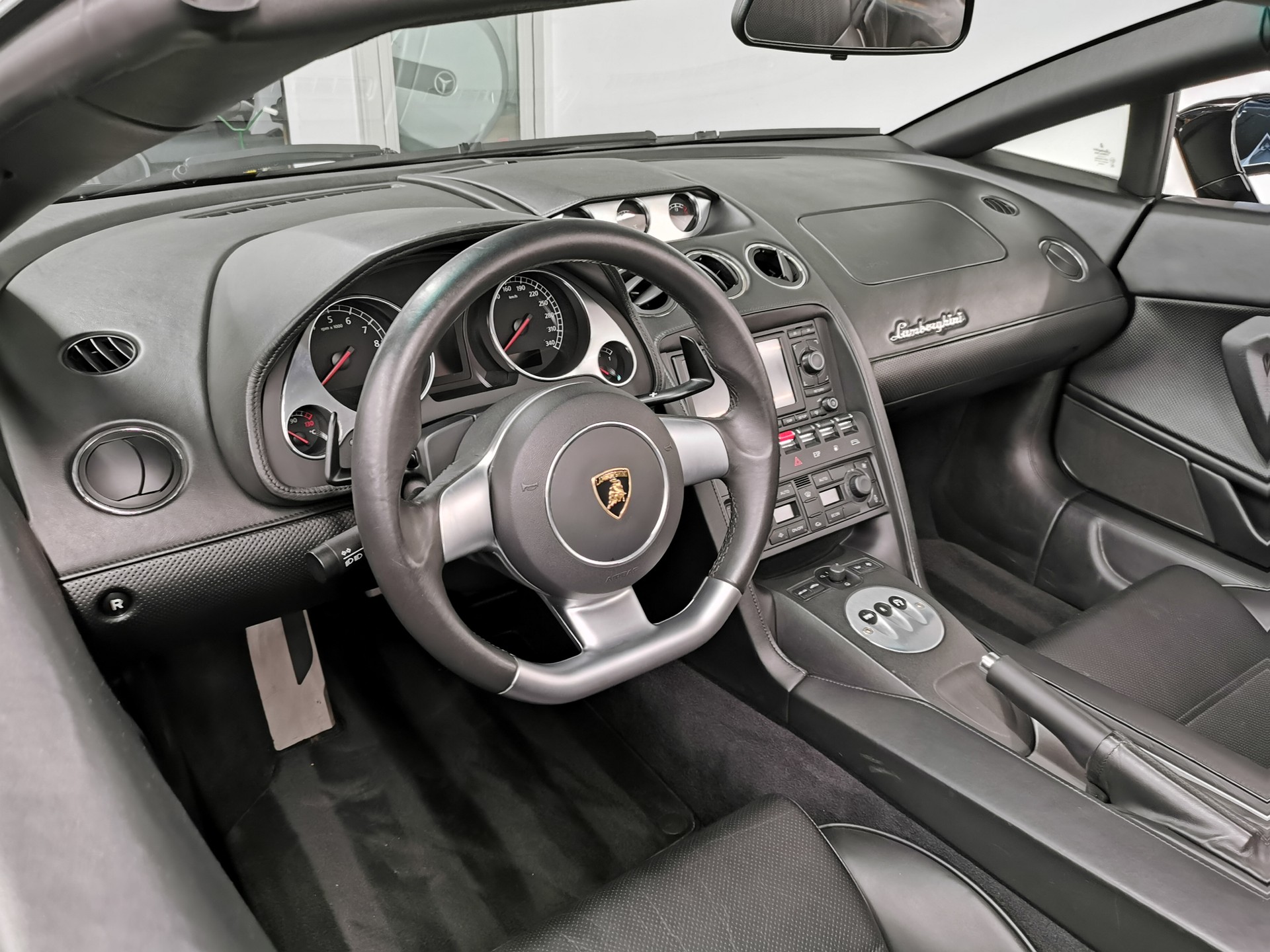 LAMBORGHINI Gallardo 5.0 V10 Spyder ALL BLACK, LIFTSYSTEM, AB SERVICE UND MFK-image-6