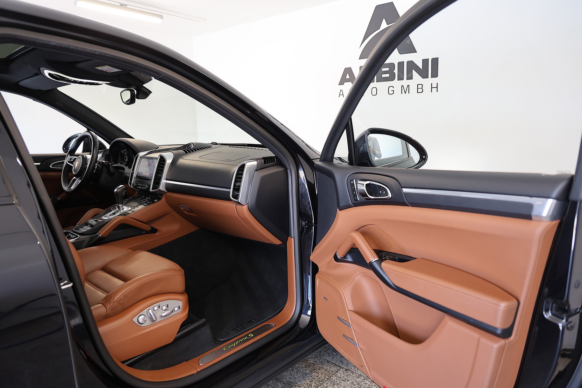 PORSCHE Cayenne S E-Hybrid-image-11