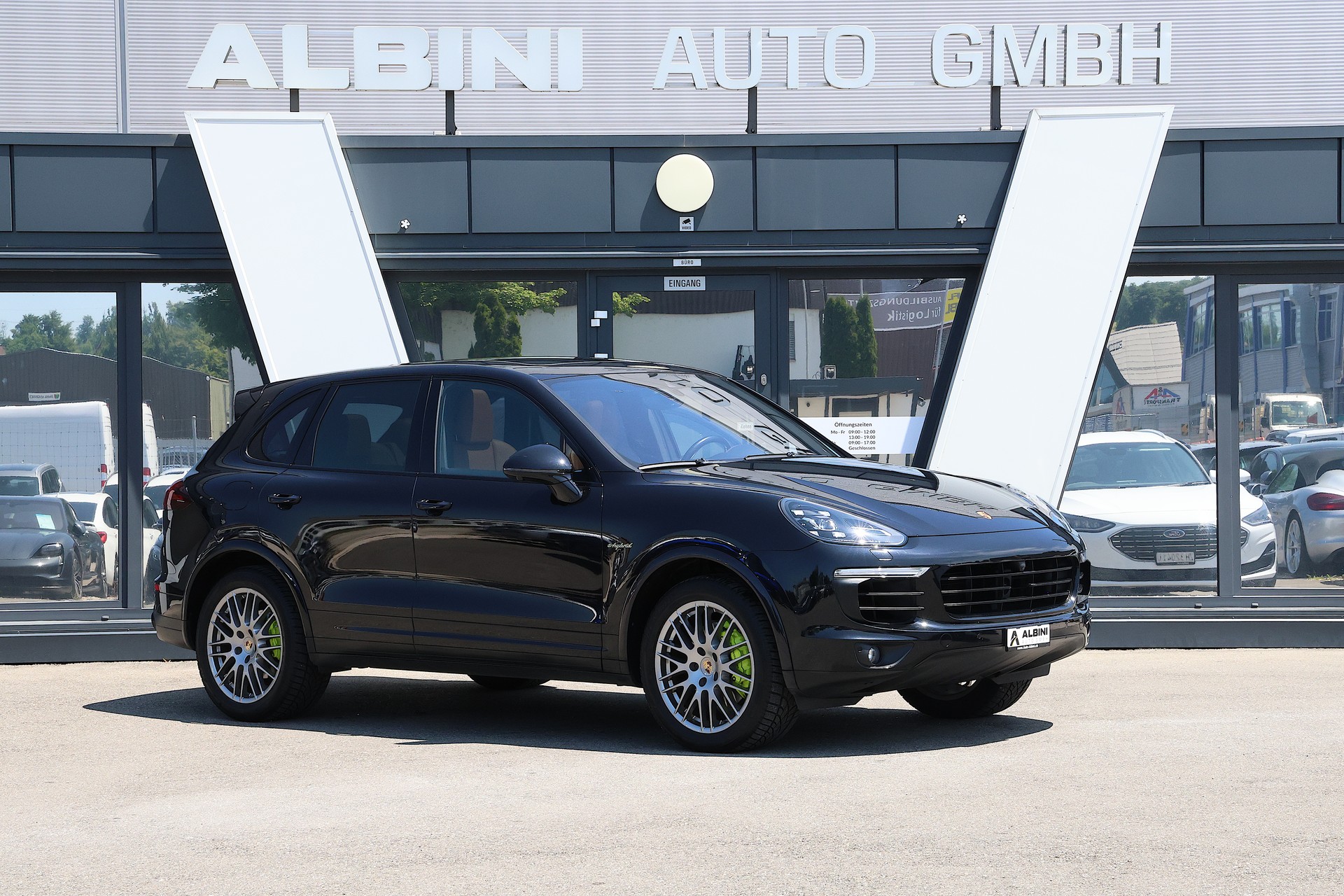 PORSCHE Cayenne S E-Hybrid-image-1