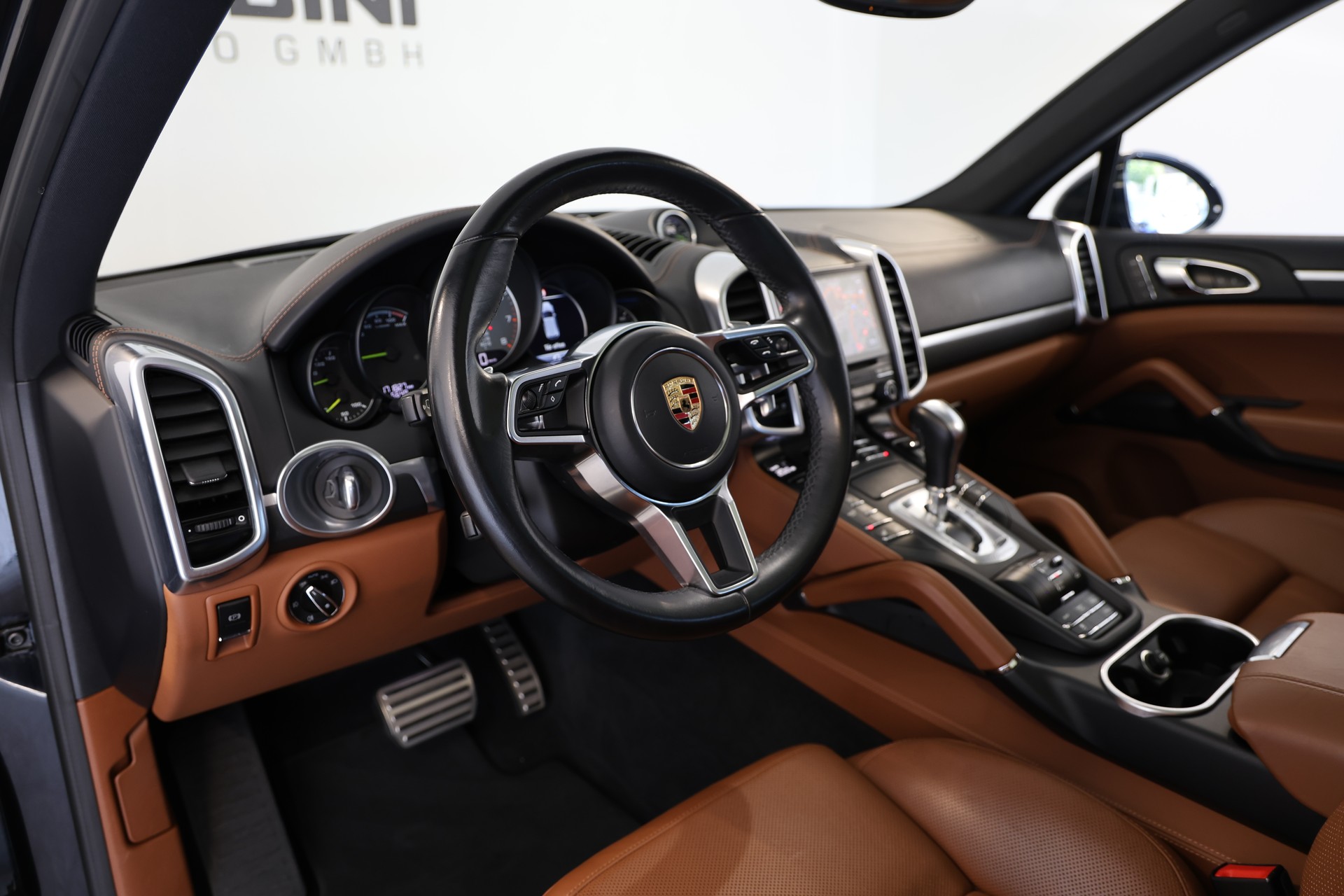 PORSCHE Cayenne S E-Hybrid-image-7