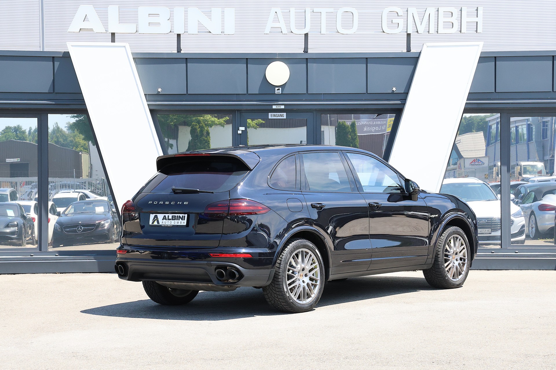 PORSCHE Cayenne S E-Hybrid-image-2