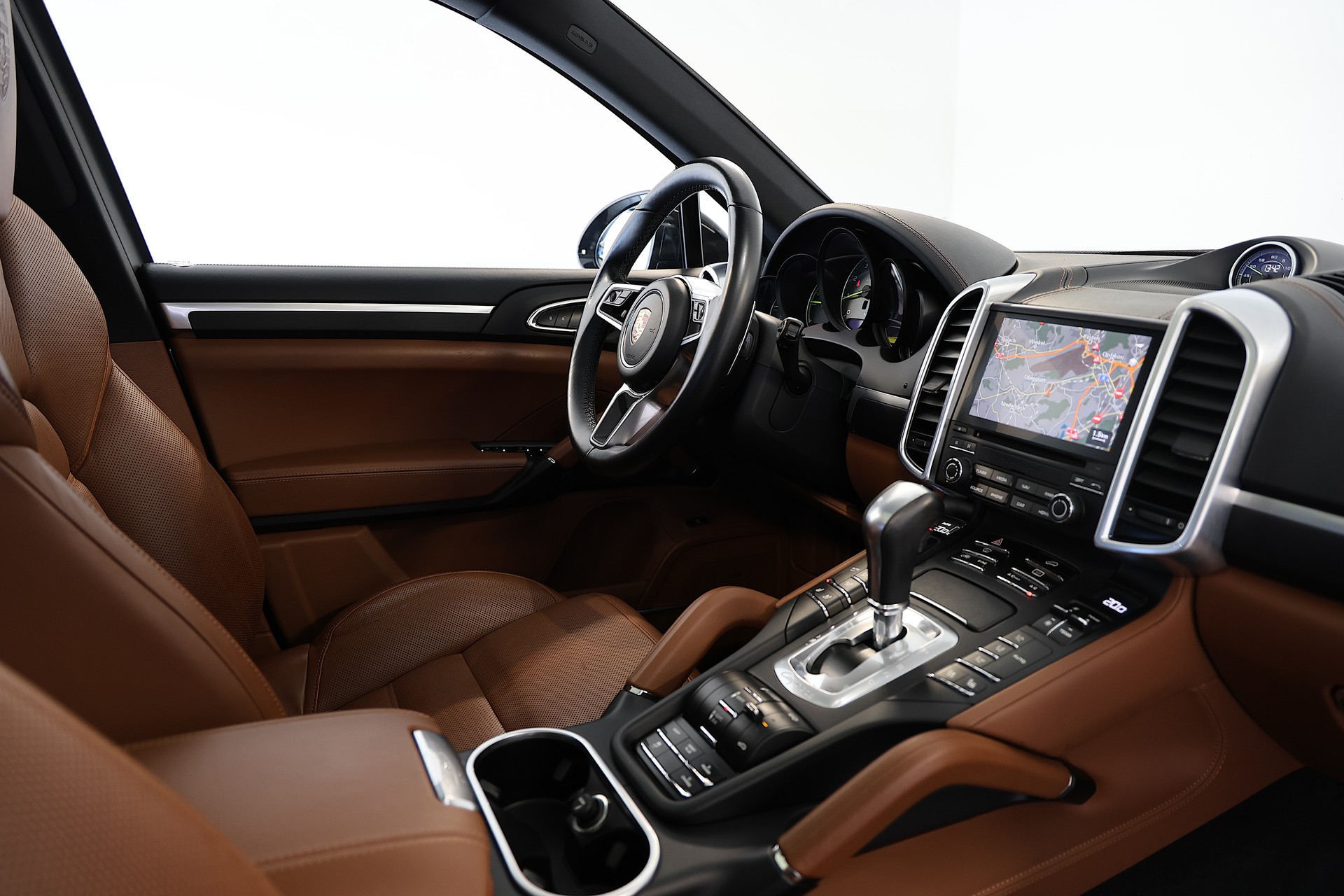 PORSCHE Cayenne S E-Hybrid-image-13
