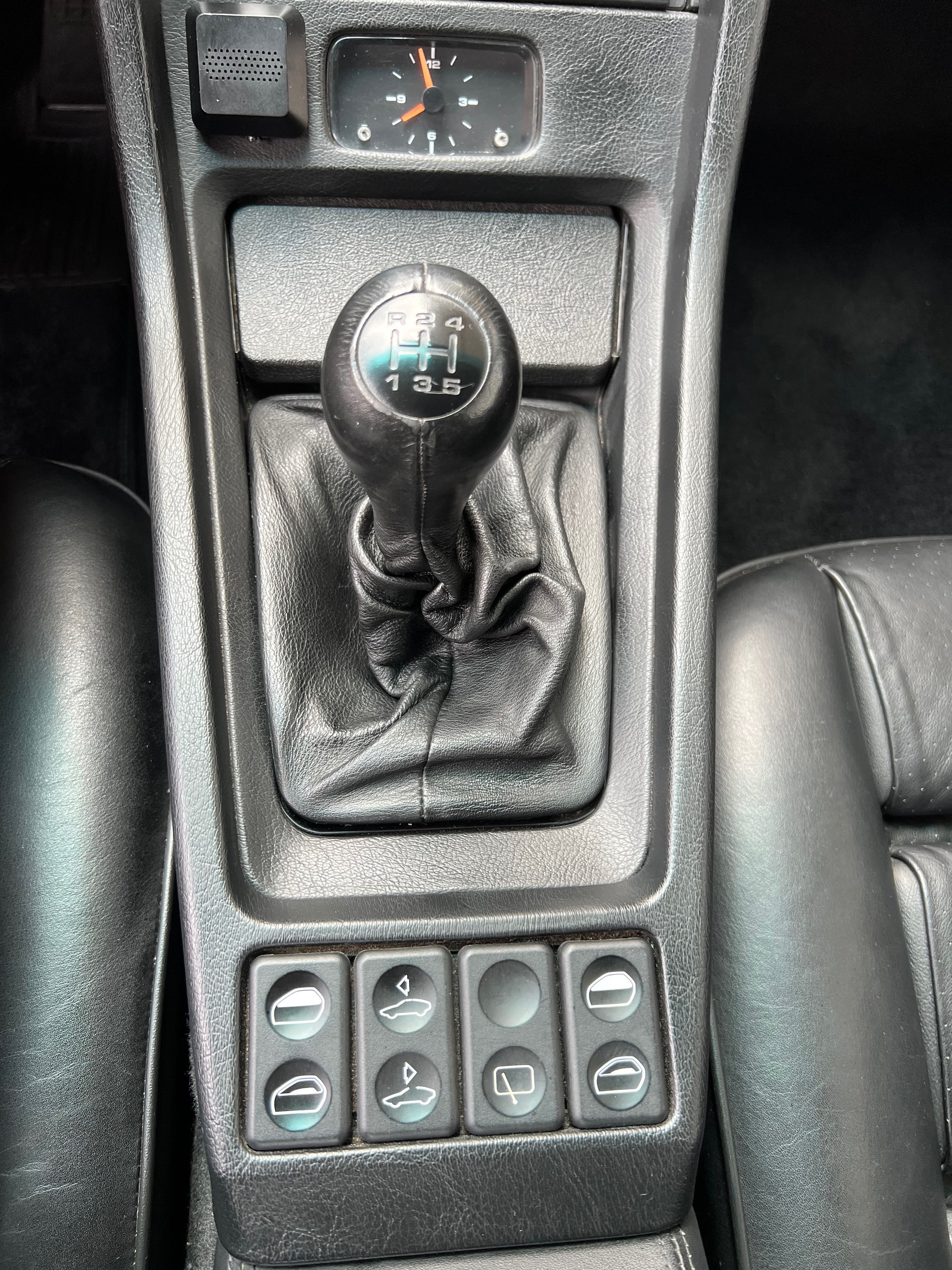PORSCHE 928 GT-image-18