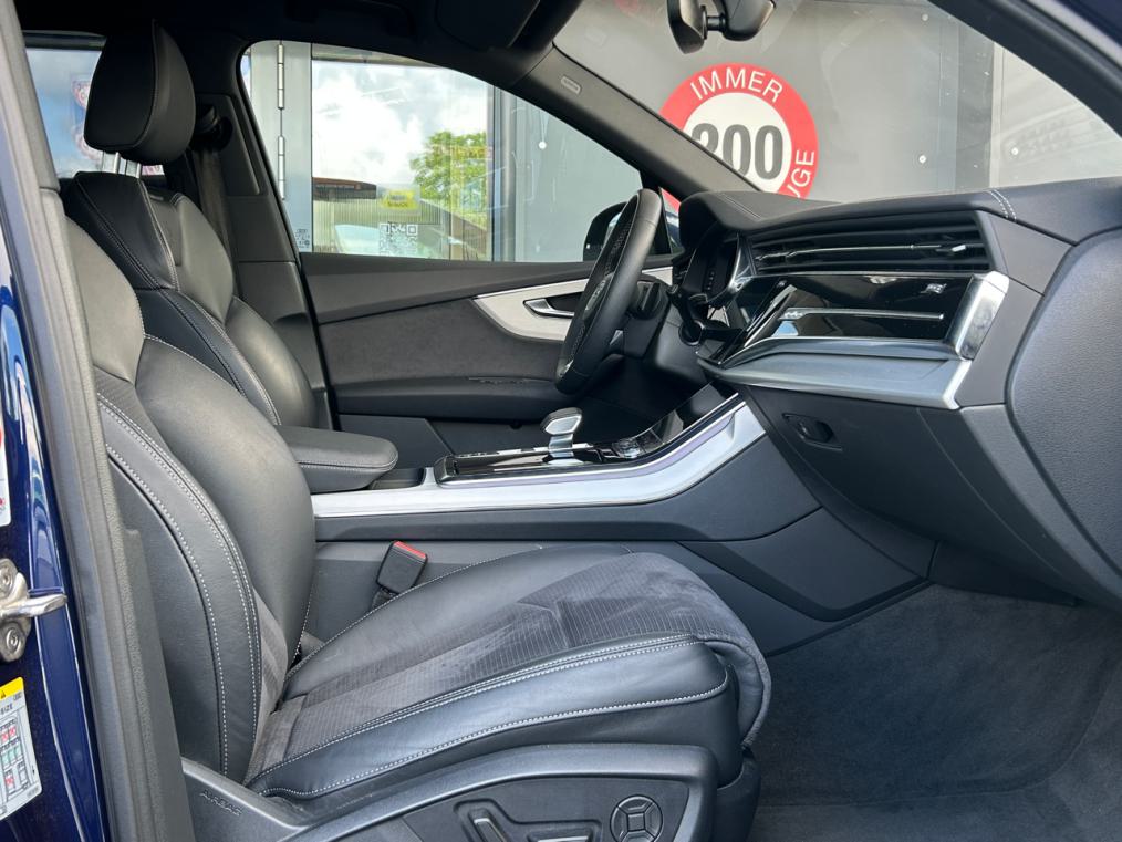 AUDI Q7 50 TDi quattro S line-image-11