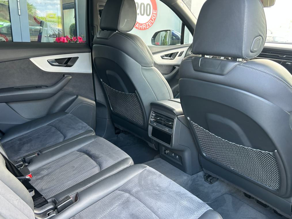 AUDI Q7 50 TDi quattro S line-image-12