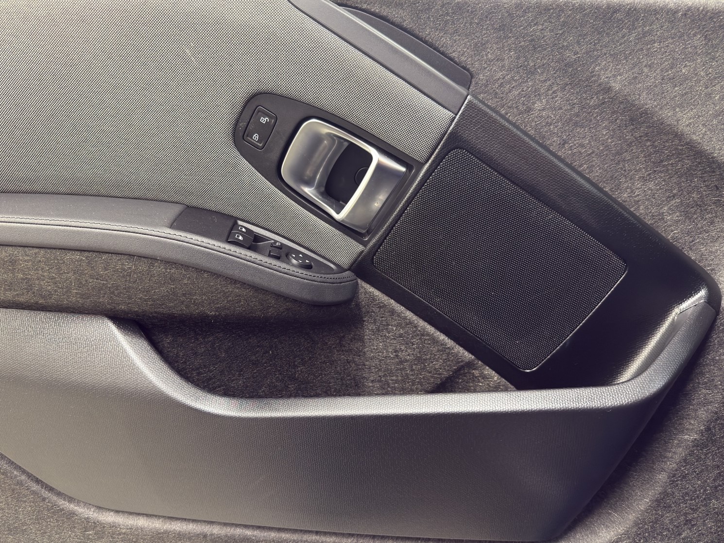 BMW i3s (120Ah)-image-11