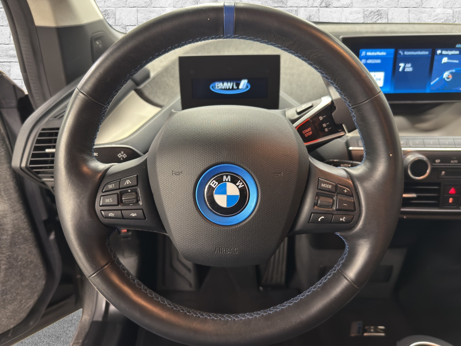 BMW i3s (120Ah)-image-9