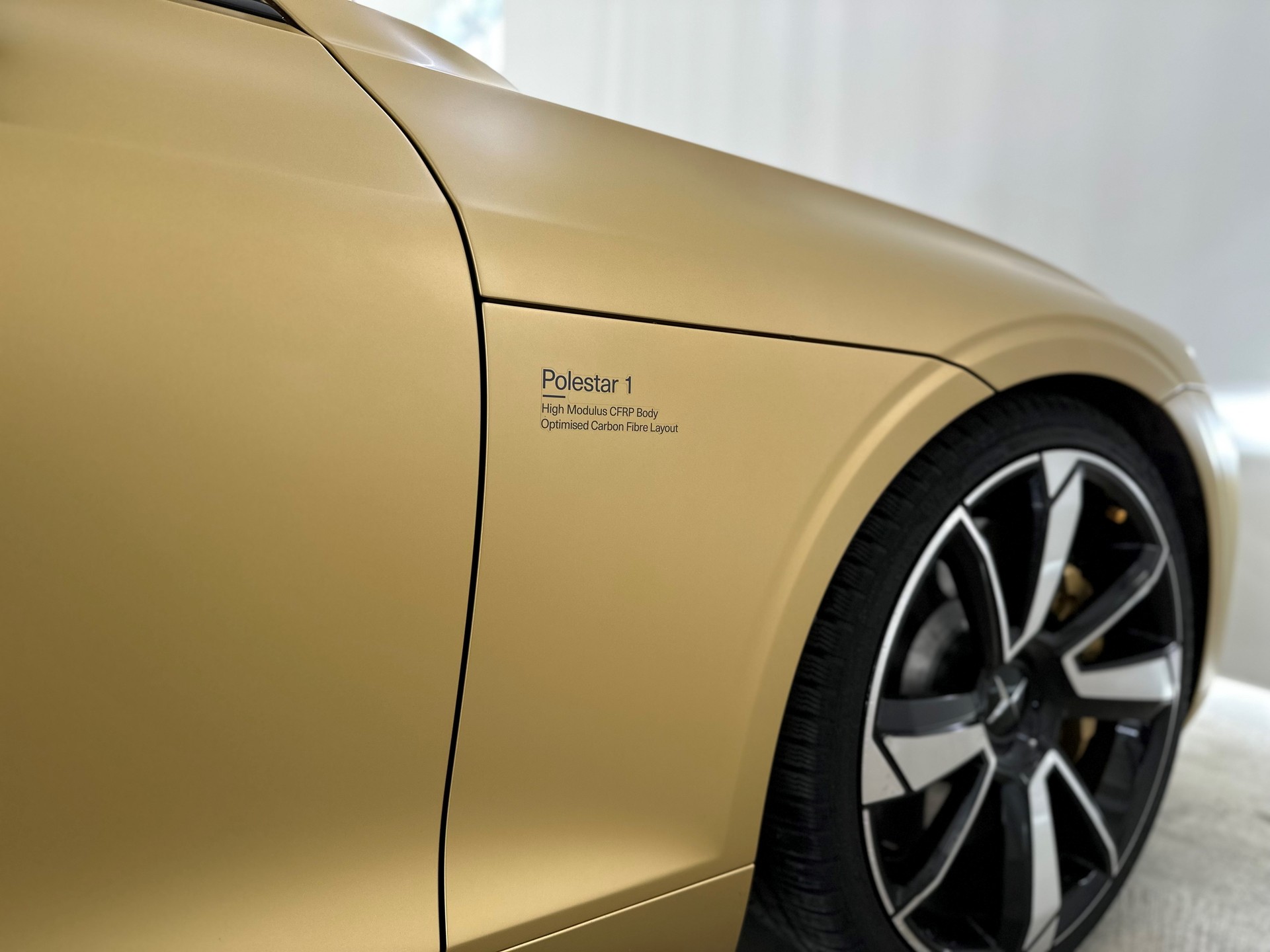 POLESTAR Polestar 1-image-14