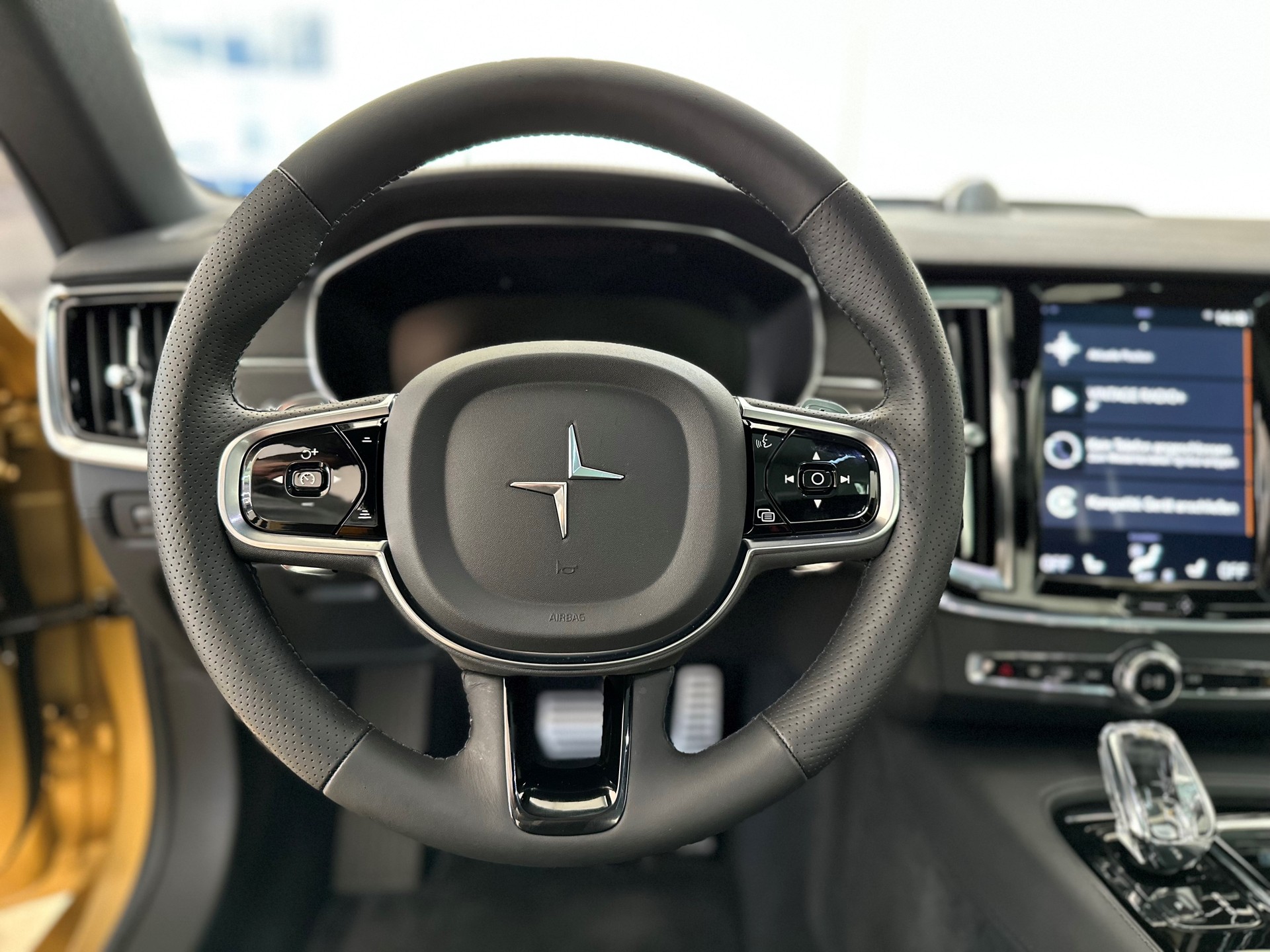 POLESTAR Polestar 1-image-4