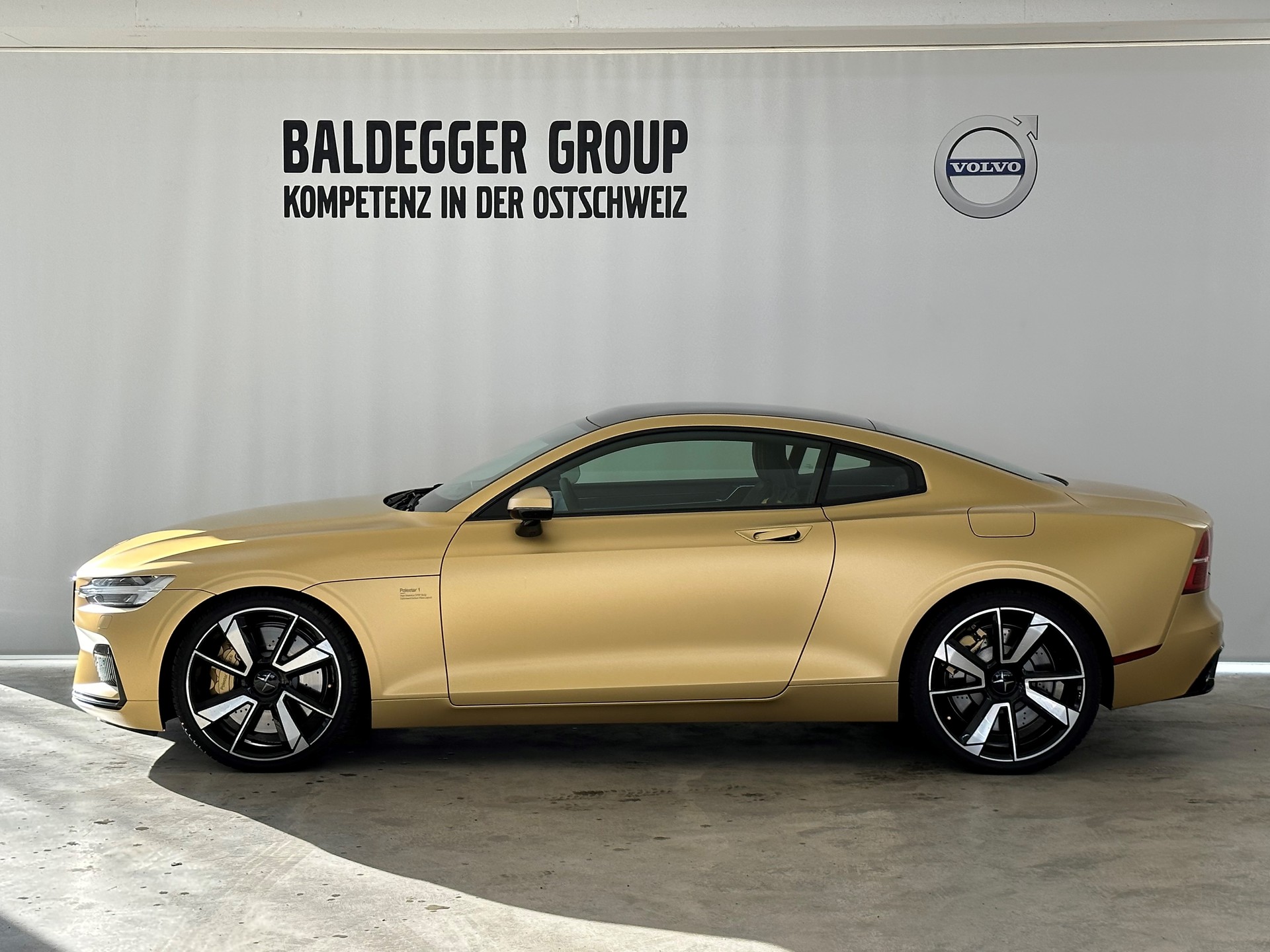 POLESTAR Polestar 1-showroom-element-1