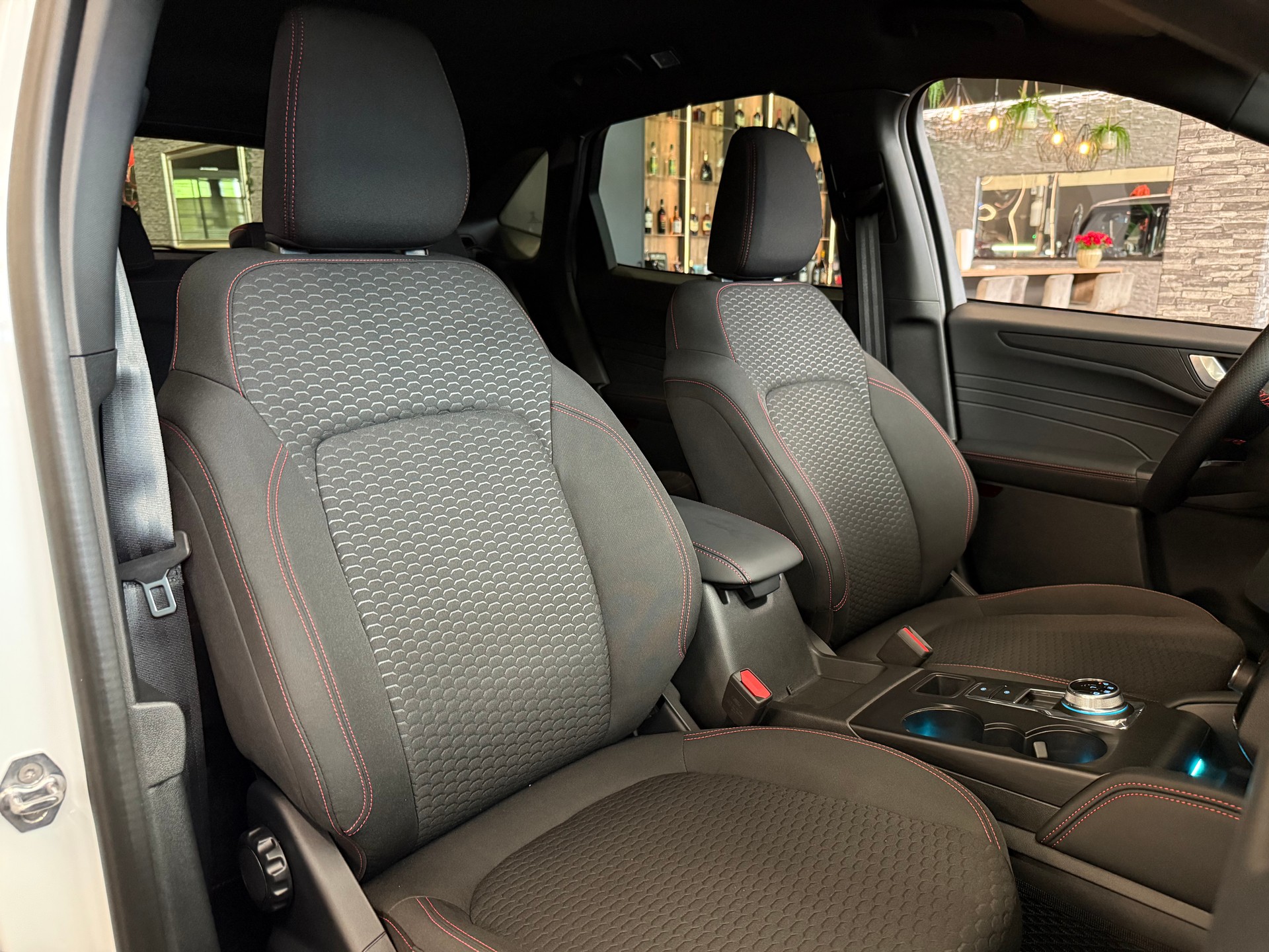 FORD Kuga 2.5 FHEV ST-Line FWD-image-18