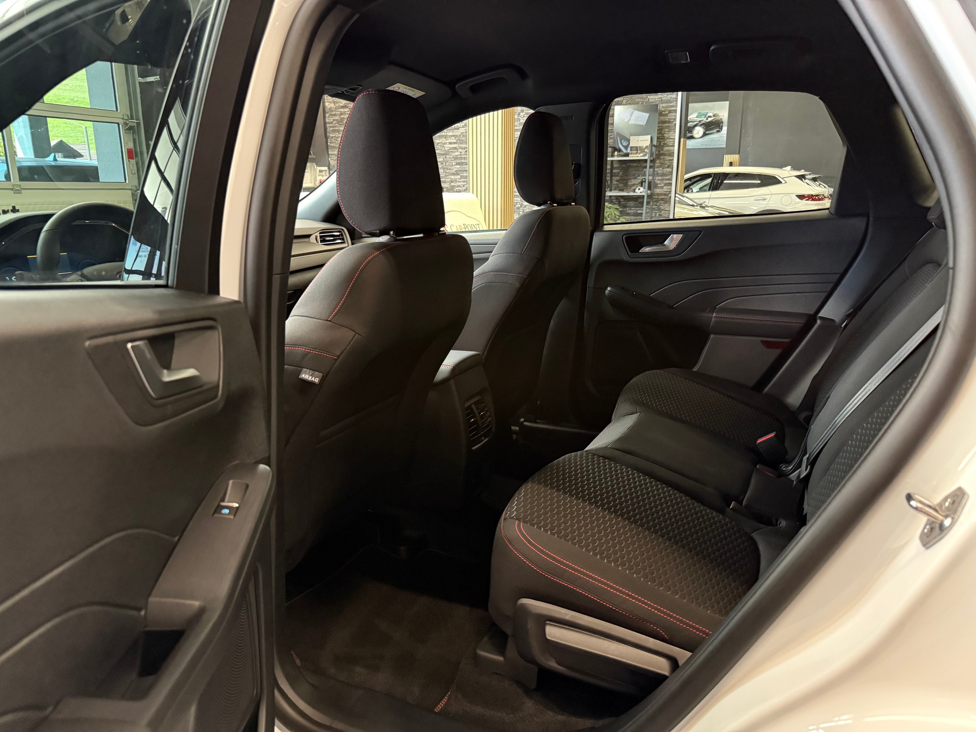 FORD Kuga 2.5 FHEV ST-Line FWD-image-21