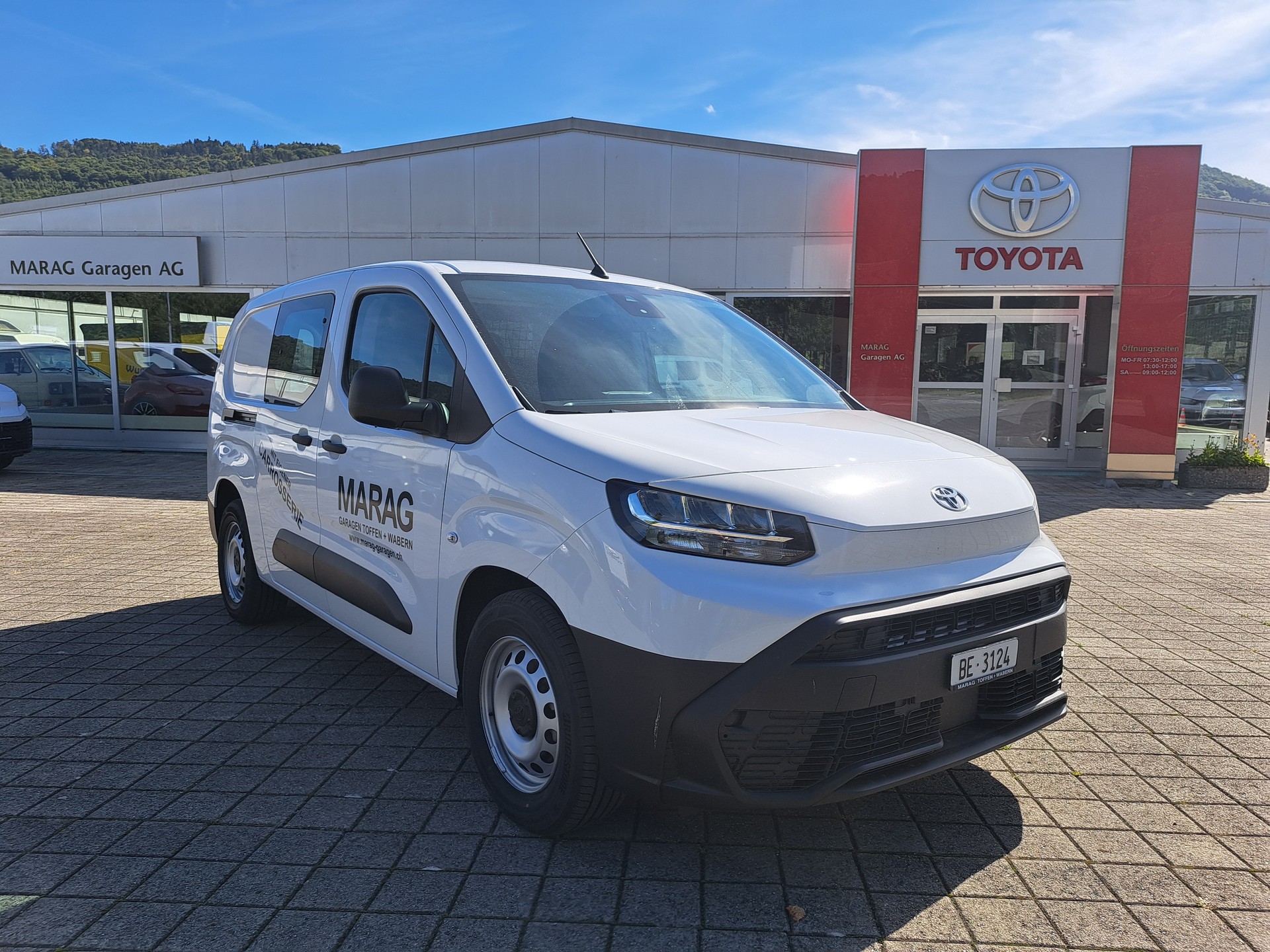 TOYOTA Proace City Van EV 50 kWh Active Long-image-1