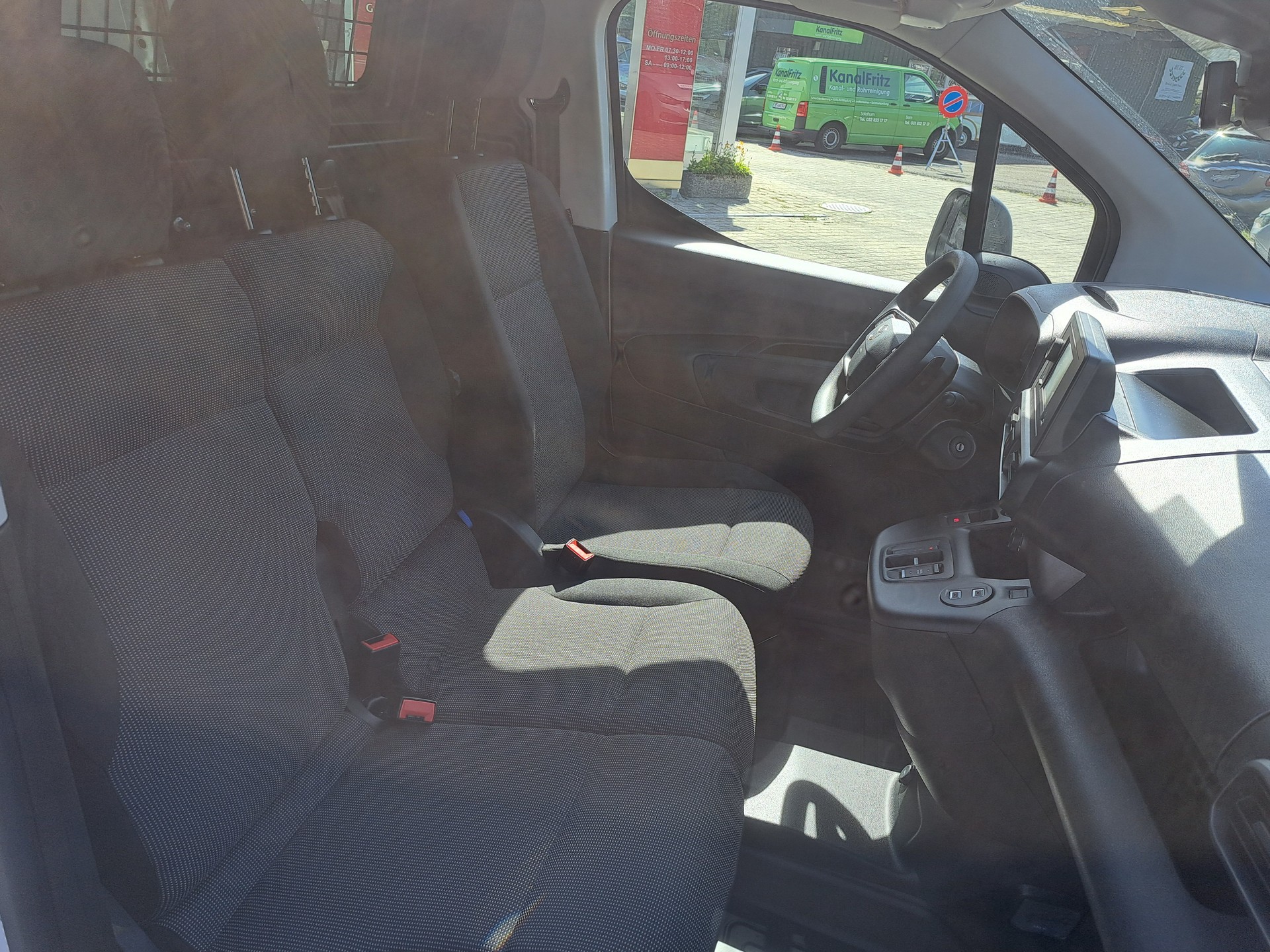 TOYOTA Proace City Van EV 50 kWh Active Long-image-4