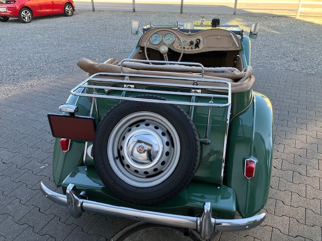 MG Roadster links Lenkung-image-5