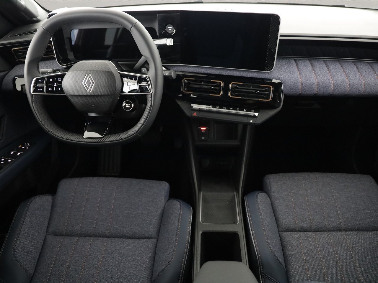 RENAULT R4 E-Tech Comfort Range techno-image-4