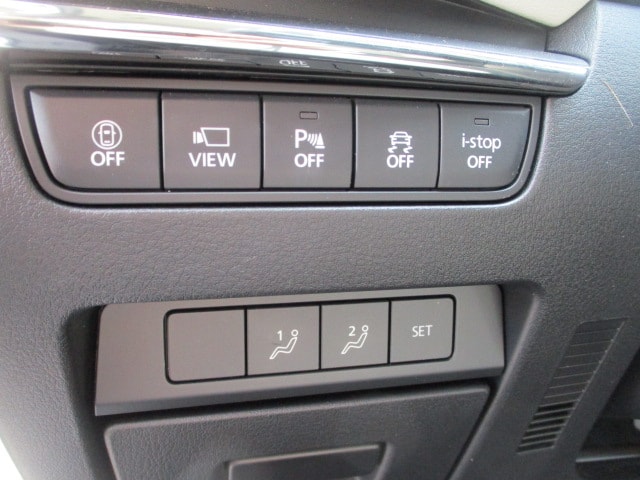 MAZDA 3 Sedan 2.0 186 Revolution-image-8