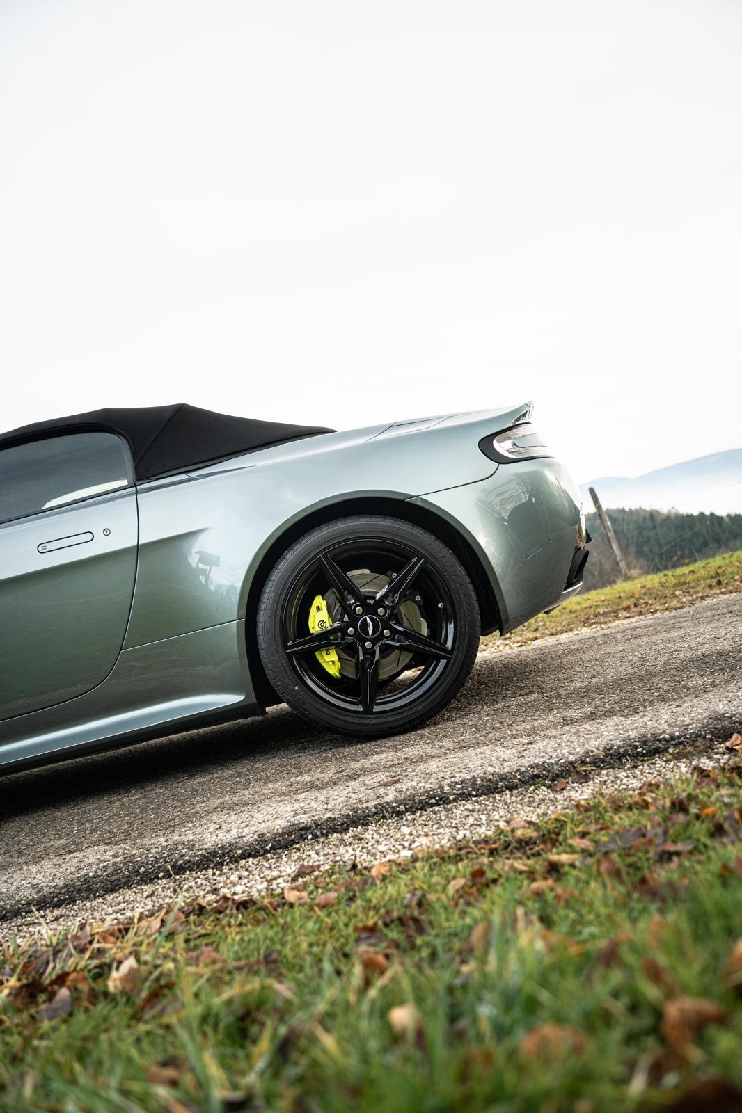 ASTON MARTIN V8 Vantage 4.7 S AMR-image-4