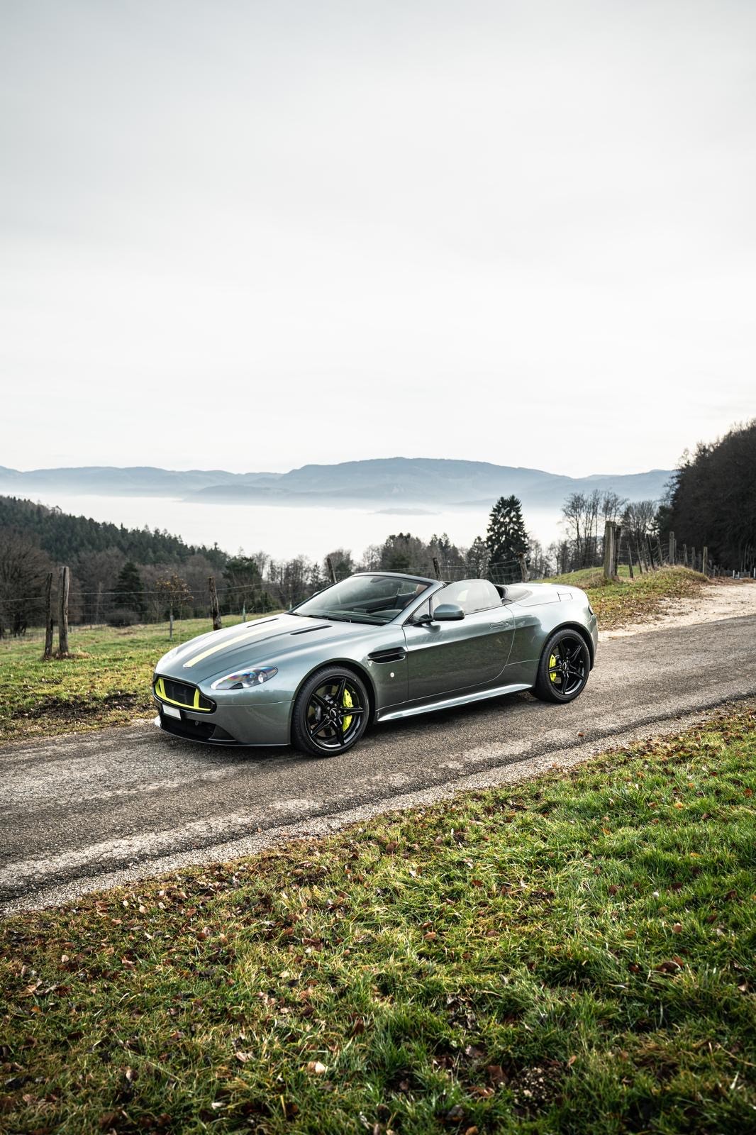 ASTON MARTIN V8 Vantage 4.7 S AMR-image-5