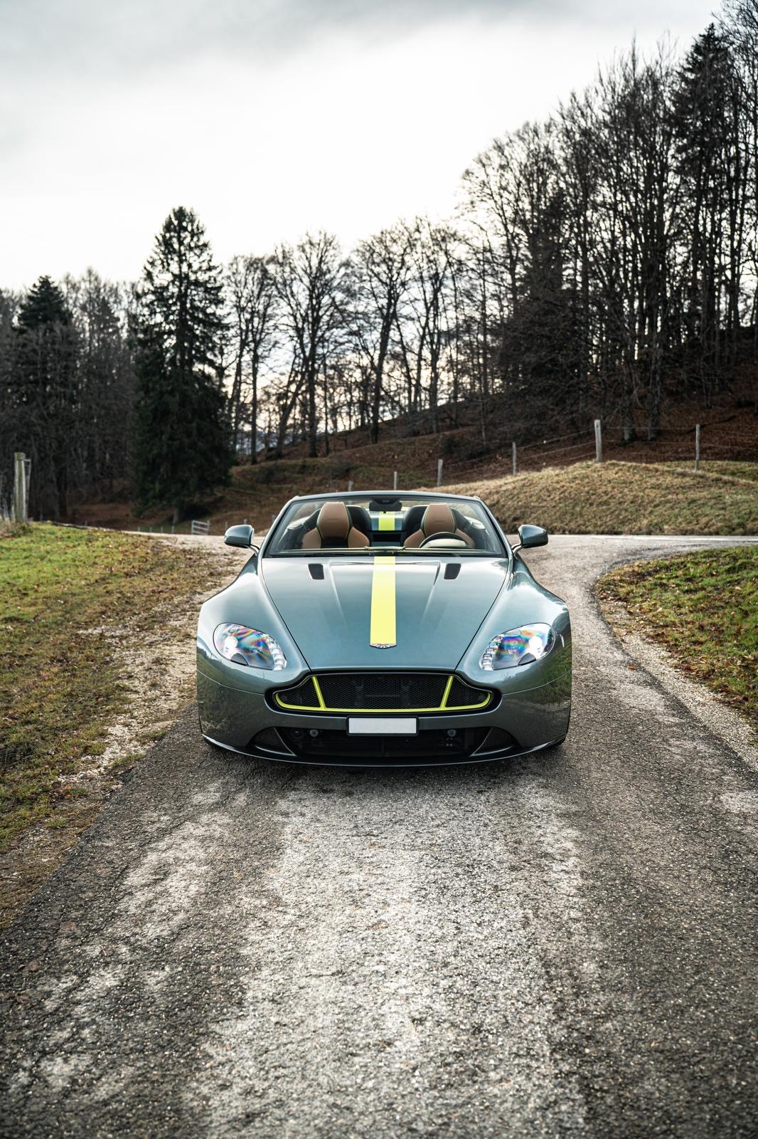 ASTON MARTIN V8 Vantage 4.7 S AMR-image-2