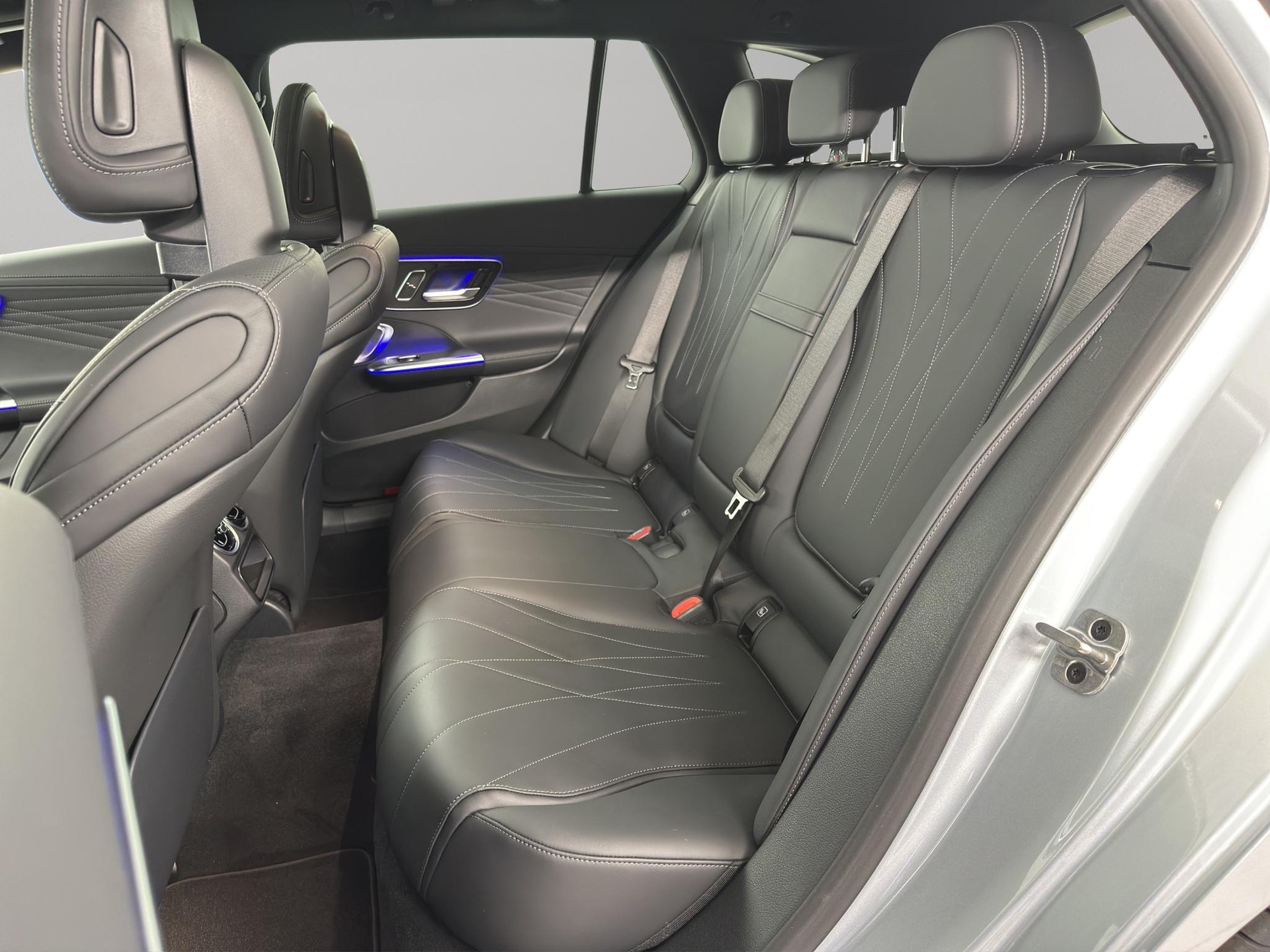 MERCEDES-BENZ C 220 d Swiss Star AMG Line 4matic Kombi-image-7