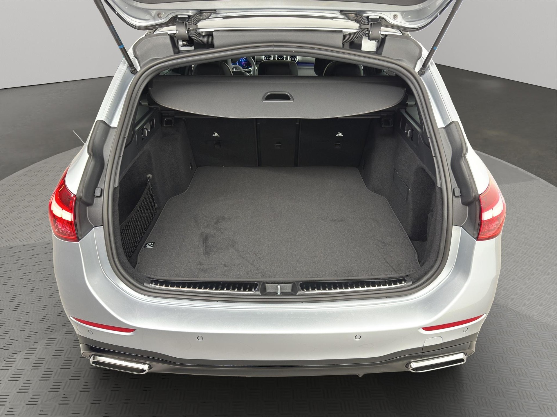 MERCEDES-BENZ C 220 d Swiss Star AMG Line 4matic Kombi-image-4
